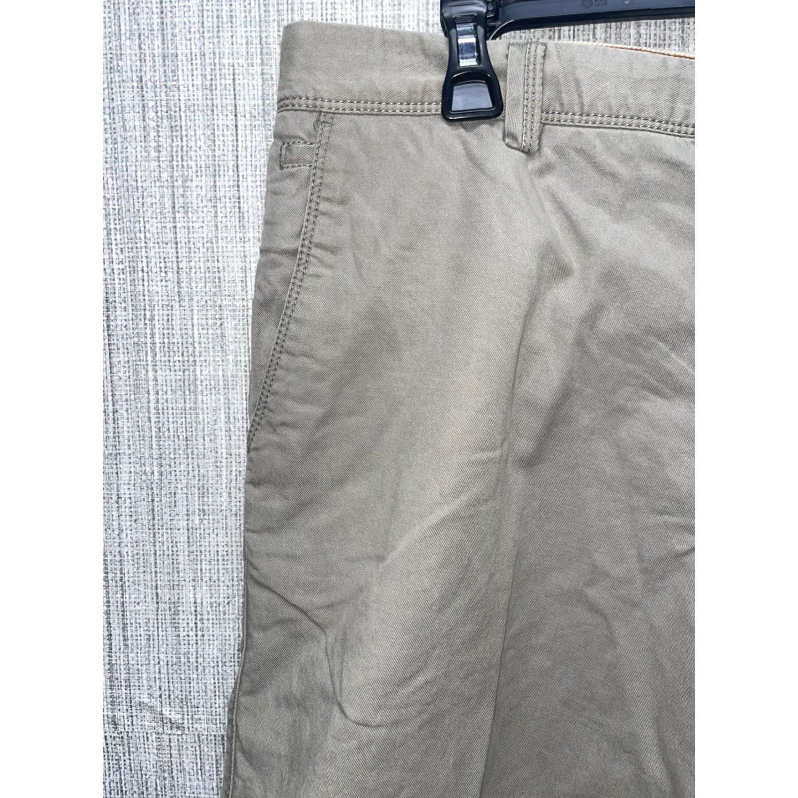 Tommy Bahama VINTAGE Tommy Bahama Men Chino Shorts Relaxed Fit Size 34 Beige Men's Shorts Size US 34 / EU 50 - 6 Thumbnail