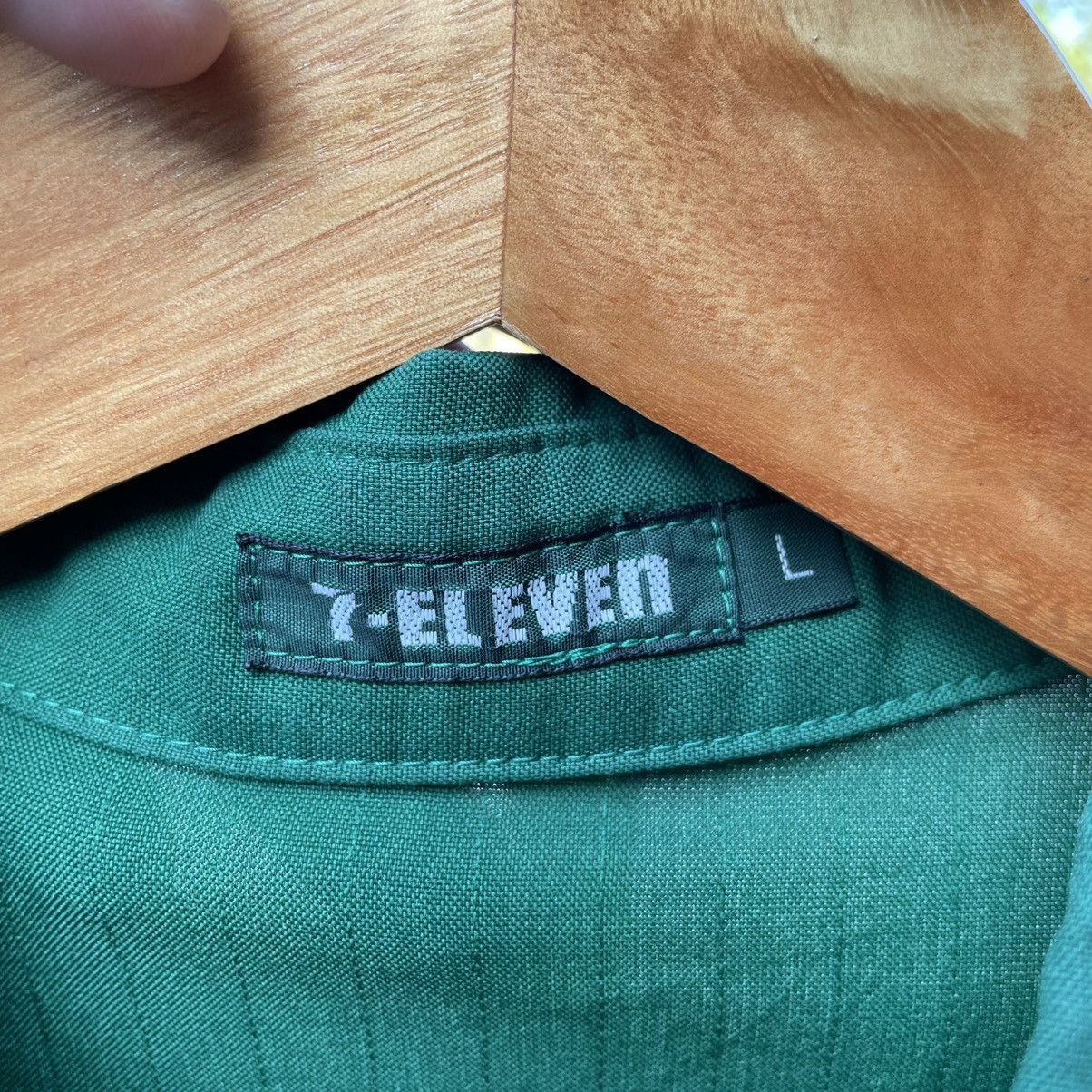 Japanese Brand 🔥🇯🇵Seven Eleven Big Logo Full Zipper Uniform Work Shirts Size US M / EU 48-50 / 2 - 13 Thumbnail