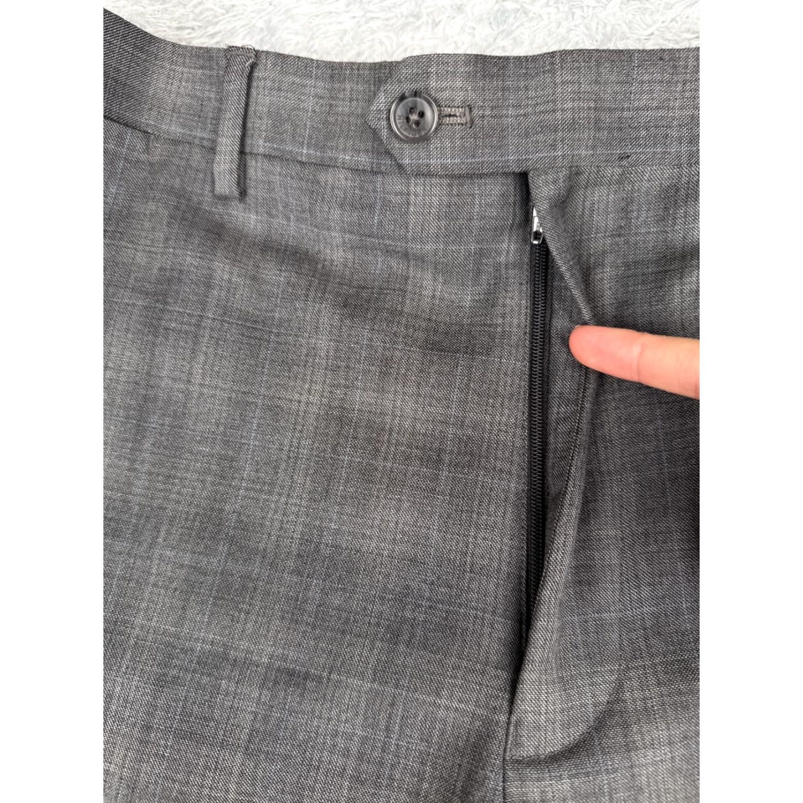 Ralph Lauren Tommy Hilfiger Pants Men 34 Gray Plaid Pleated Polyester Zip Fly 34x27 Regular Straight Dress Pants Mens Size US 34 / EU 50 - 5 Thumbnail