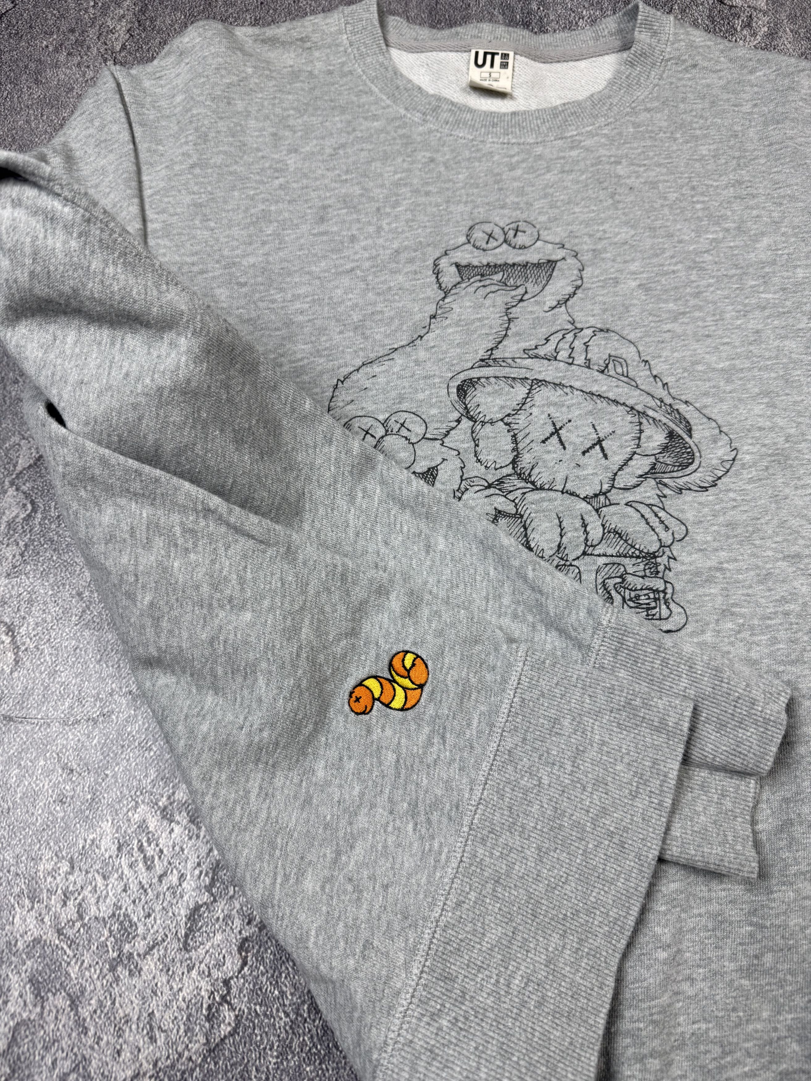 Kaws × Uniqlo Uniqlo x Kaws x Sesame Street Graphic Sweatshirt Size S Size US S / EU 44-46 / 1 - 7 Thumbnail
