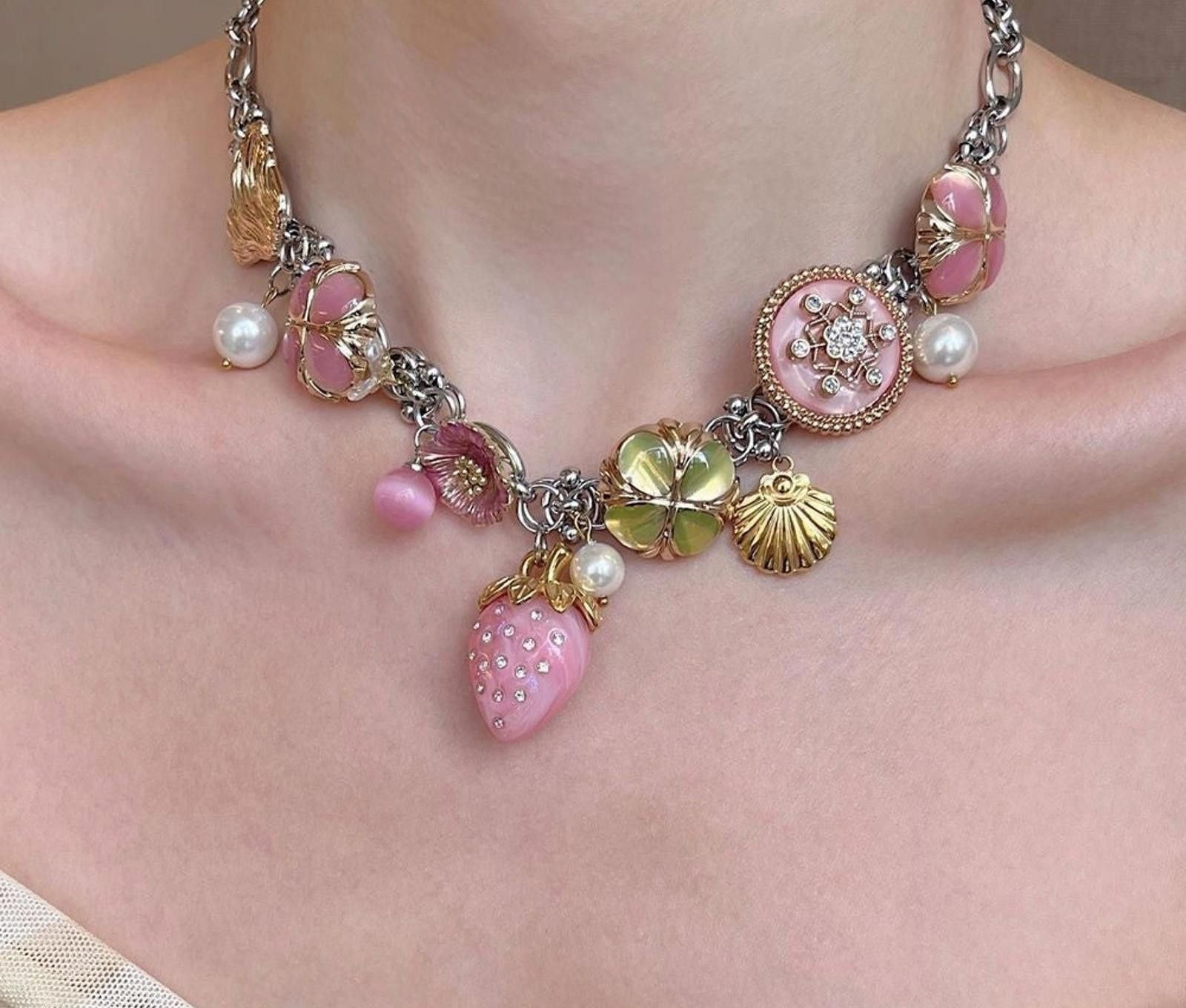 Jewelry Strawberry Pearl Necklace – Flower Pendant, Spicy Fit Size ONE SIZE - 6 Thumbnail
