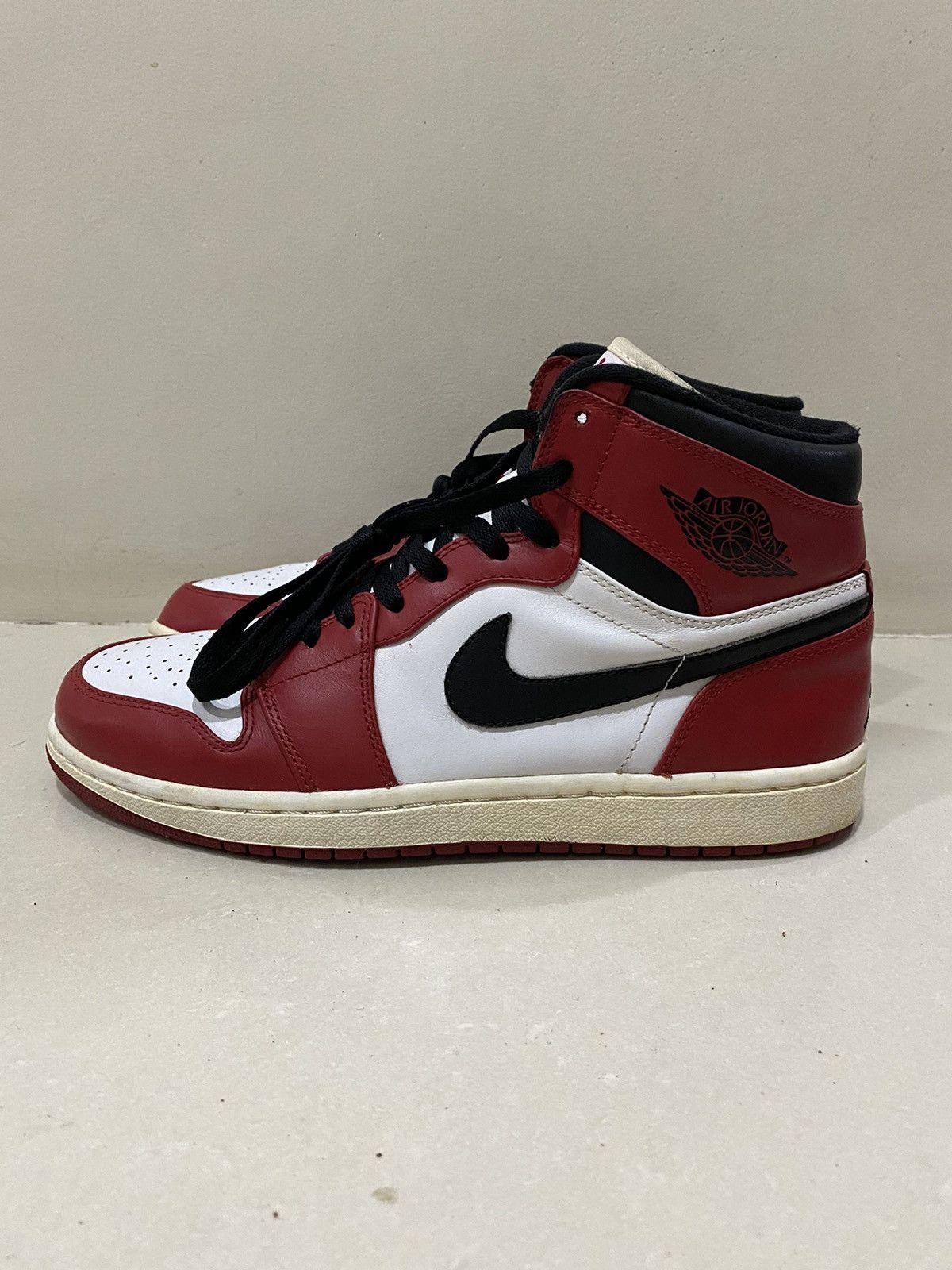 Jordan Brand Air Jordan 1 Chicago 2013 Size 10-11us Size US 10 / EU 43 - 3 Thumbnail