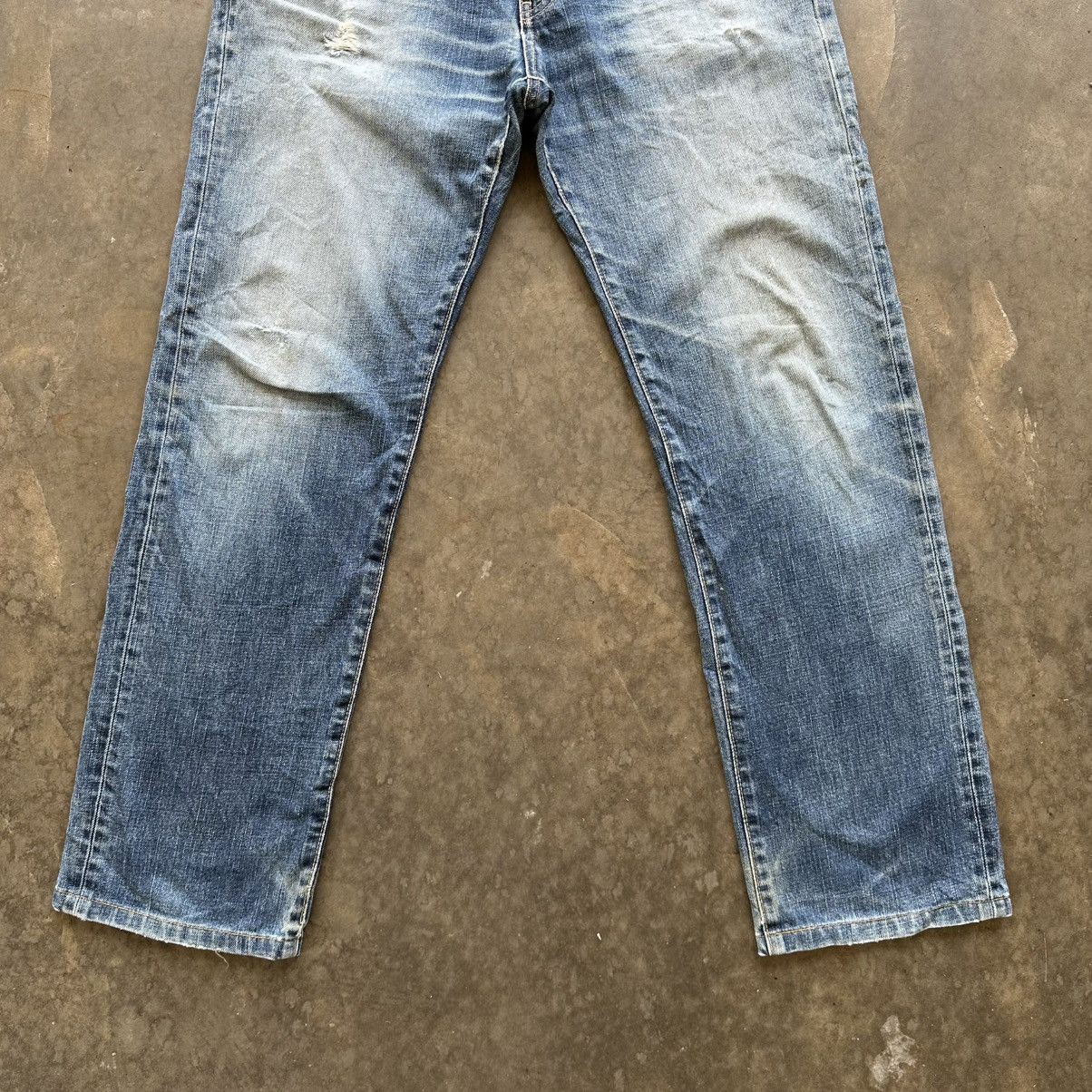 Japanese Brand Vintage Japanese Distressed Faded Denim Jean Pant W32 Size US 32 / EU 48 - 2 Thumbnail