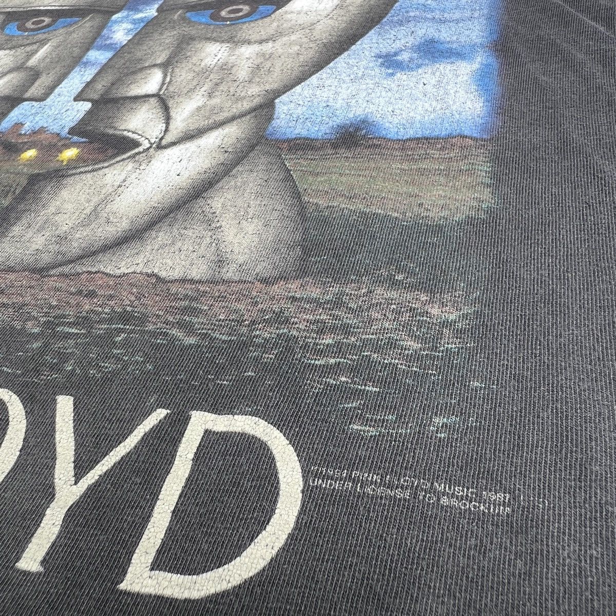 Vintage 90s 1994 Pink Floyd Tour Tee Thrashed Distressed Sun Faded Size US XL / EU 56 / 4 - 5 Thumbnail