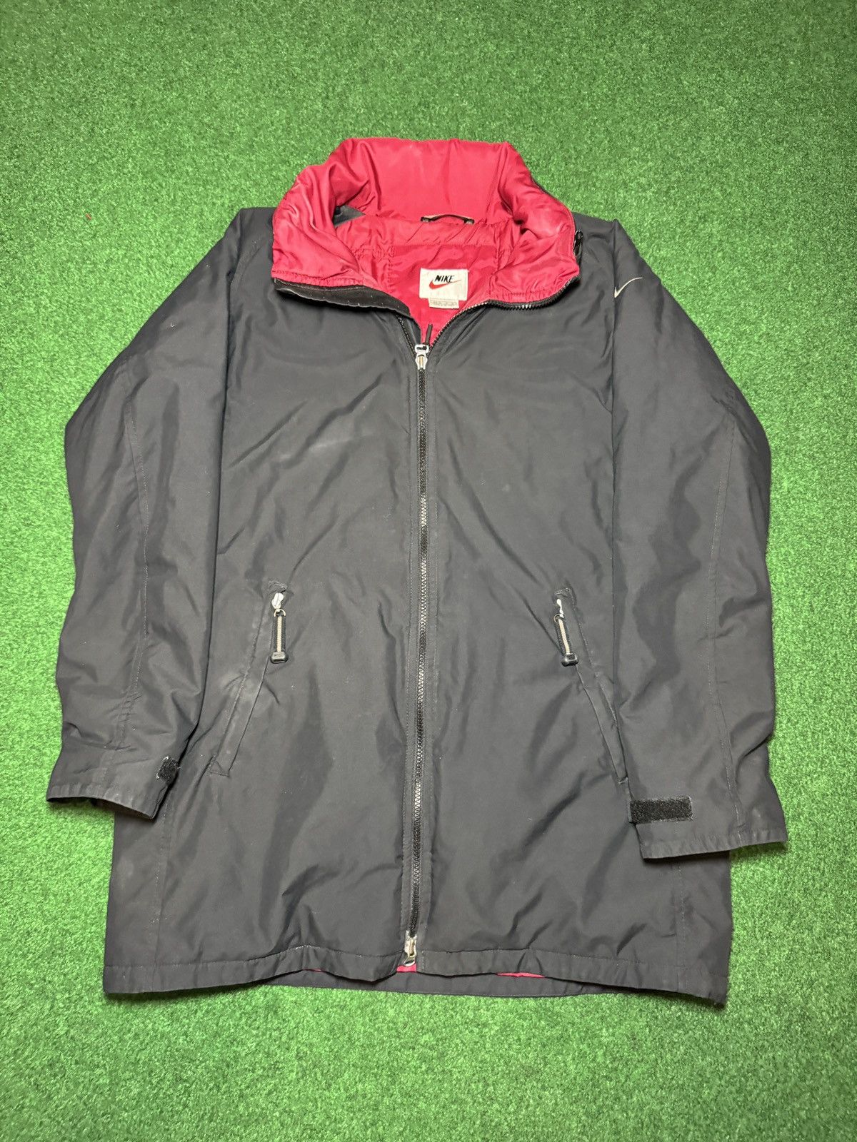 Nike Vintage Nike Coat Jacket Embroidered Logo Packable Hood Size M / US 6-8 / IT 42-44 - 2 Thumbnail