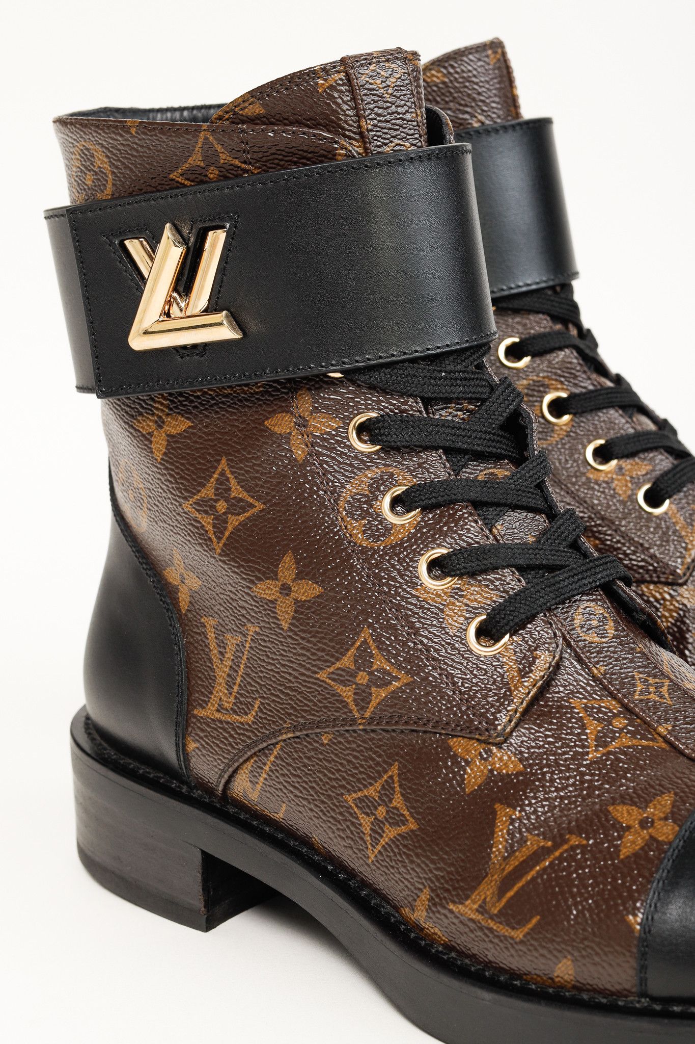 Louis Vuitton Louis Vuitton Wonderland Brown Monogram Leather Ranger Boots Size US 9.5 / IT 39.5 - 8 Thumbnail