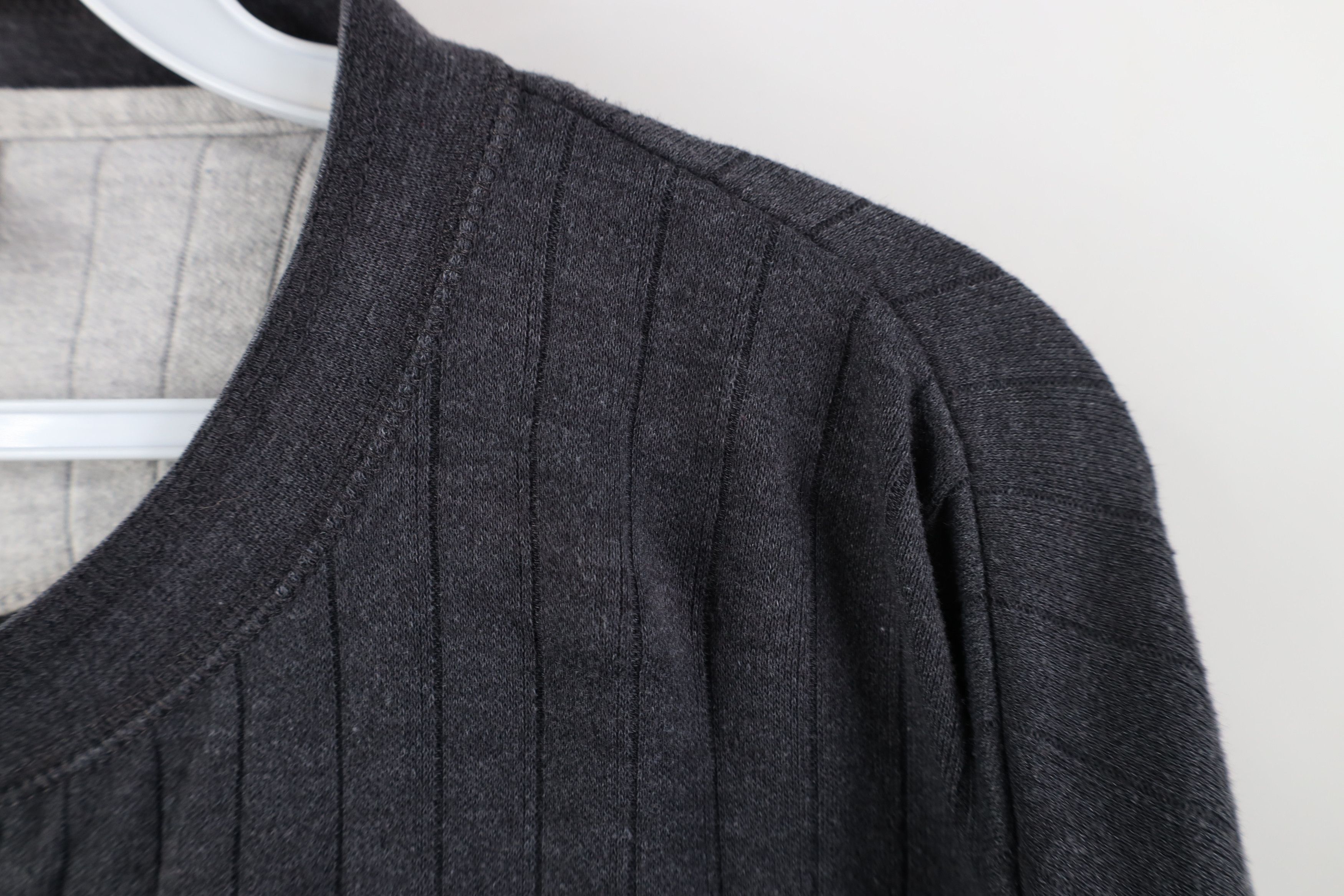 Vintage Vintage 90s Y2K Streetwear Ribbed Knit Henley T-Shirt Gray Size US L / EU 52-54 / 3 - 4 Thumbnail