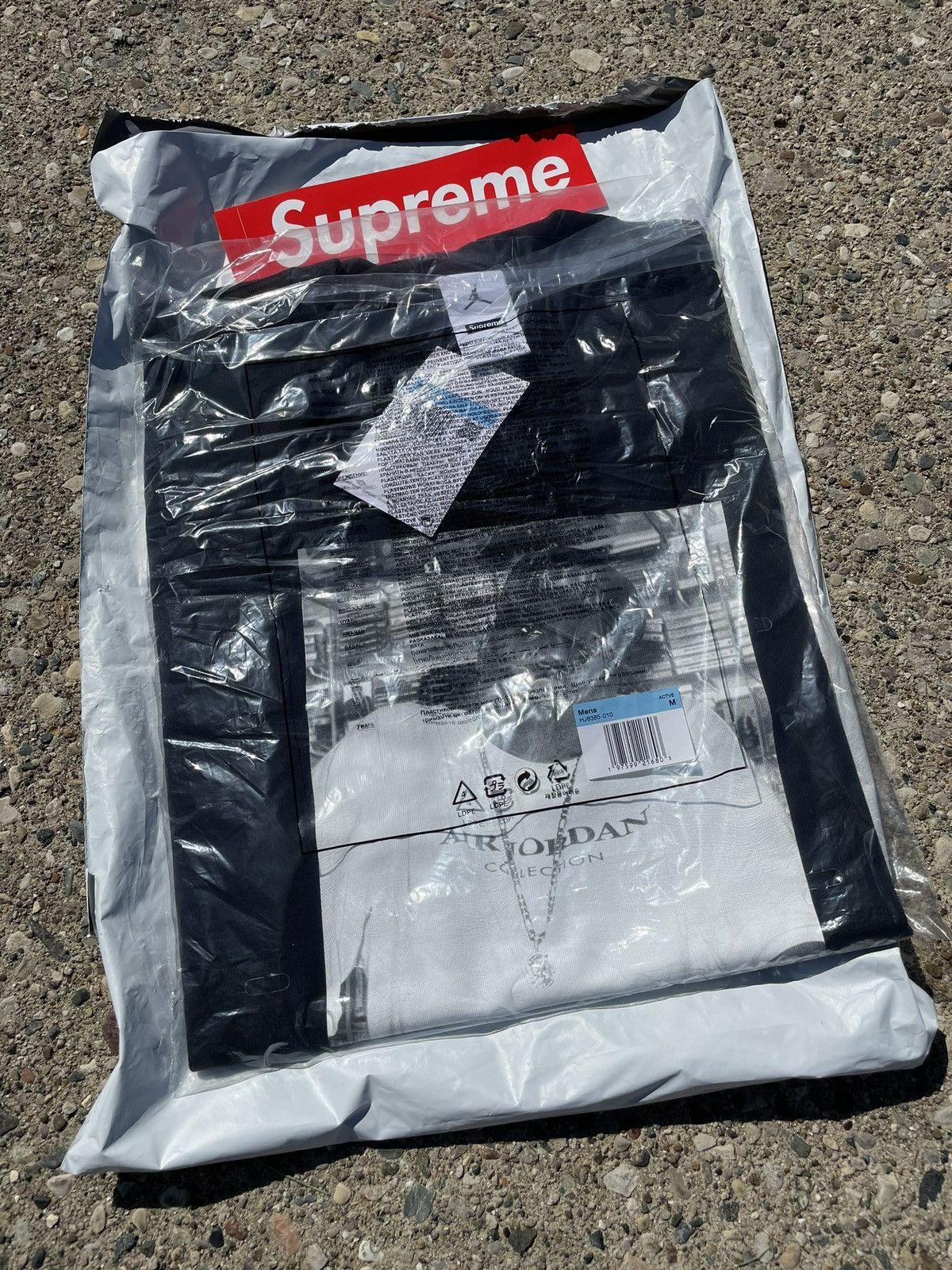 Supreme Supreme Jordan Biggie Tee Size US M / EU 48-50 / 2 - 1 Preview