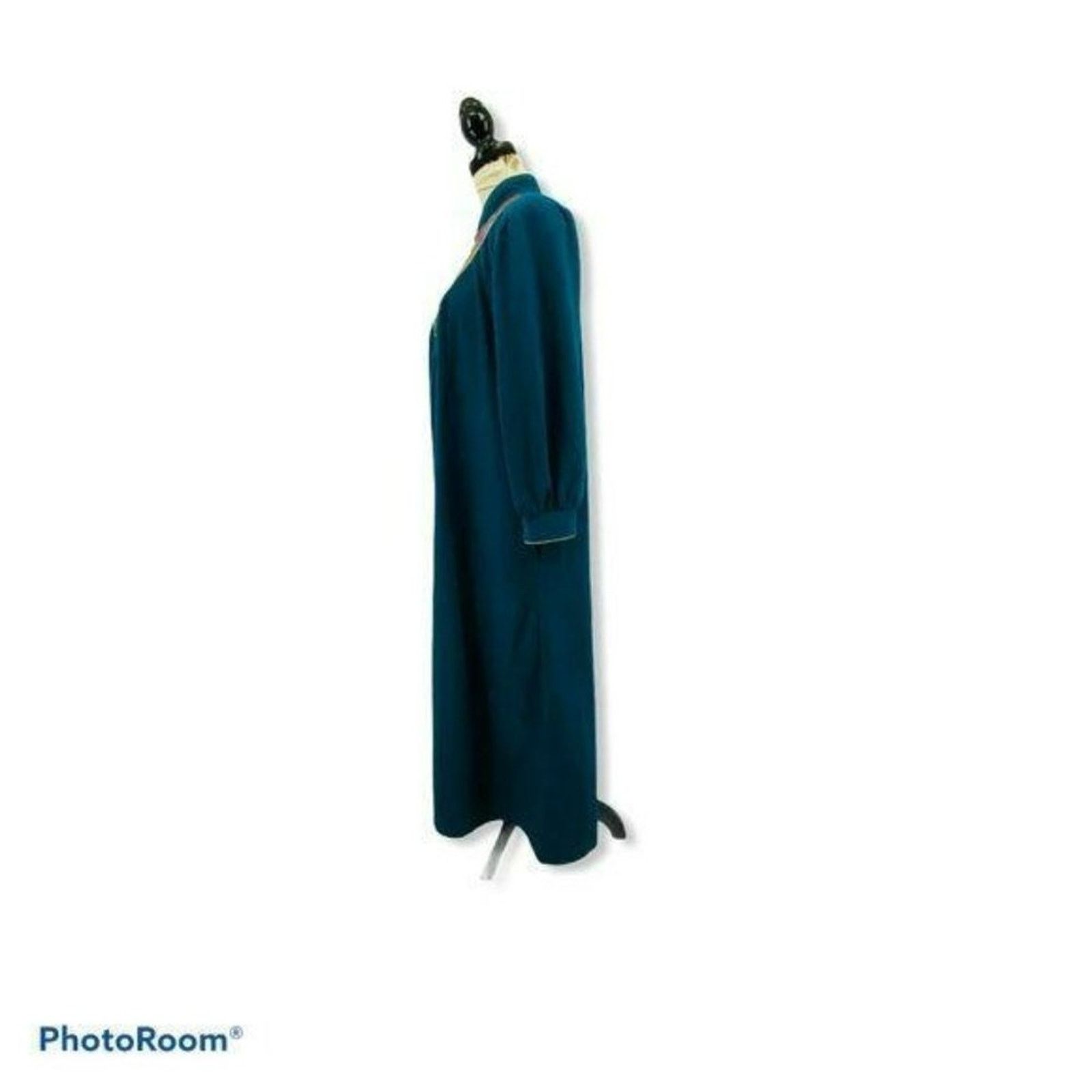 Vintage Vintage House Coat Zip Front Velour Robe Long Quilted Satin Size ONE SIZE - 5 Thumbnail