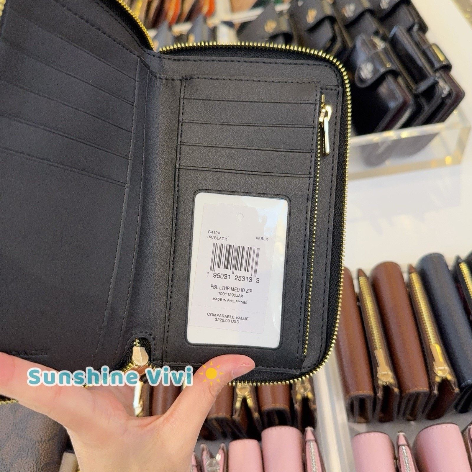 Coach NWT Coach Medium Id Zip Wallet Leather Gold/Black C4124 Size ONE SIZE - 5 Thumbnail