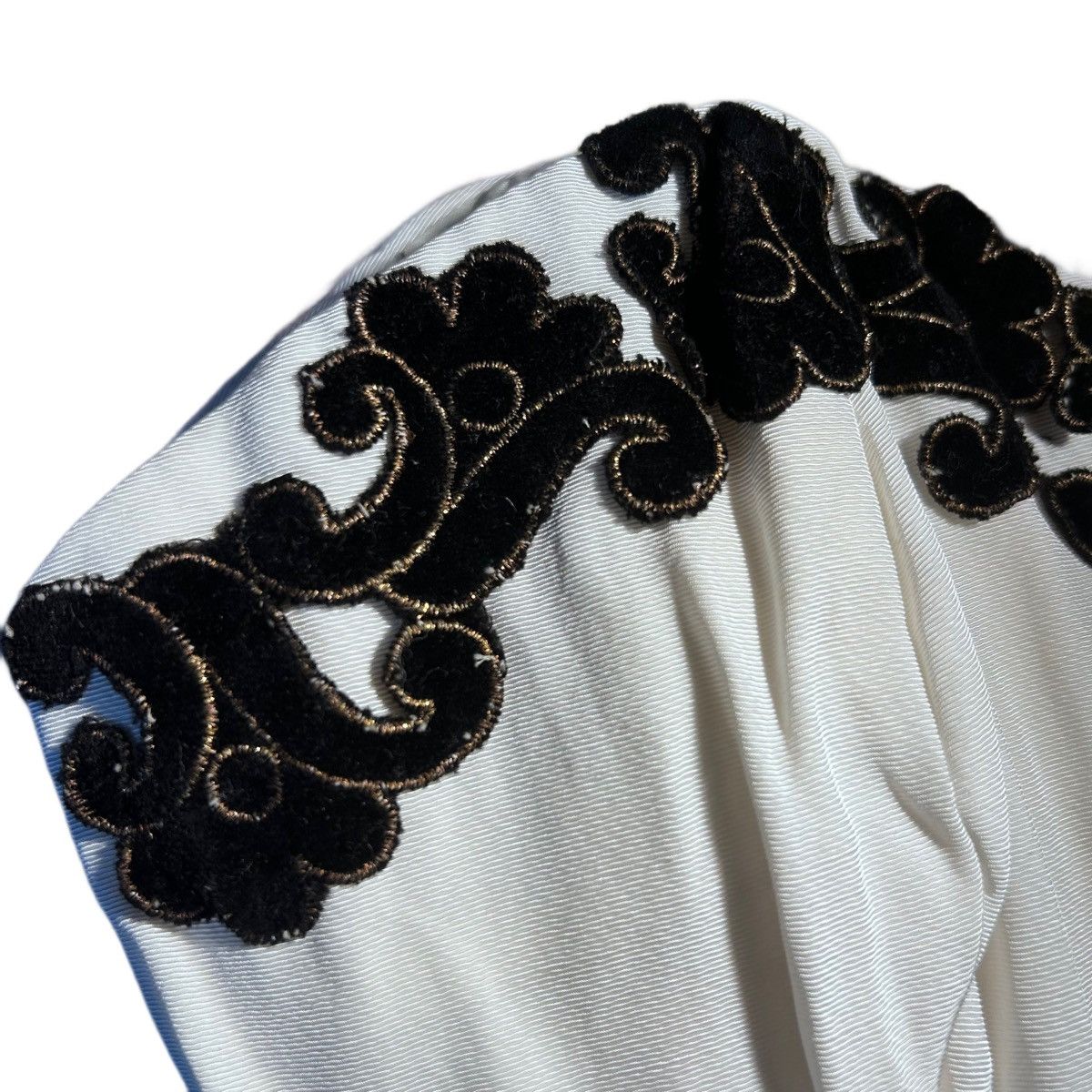 Vintage Vintage 1980s Elegant Corset/Bustier With Black Embroidery Size XS / US 0-2 / IT 36-38 - 3 Thumbnail