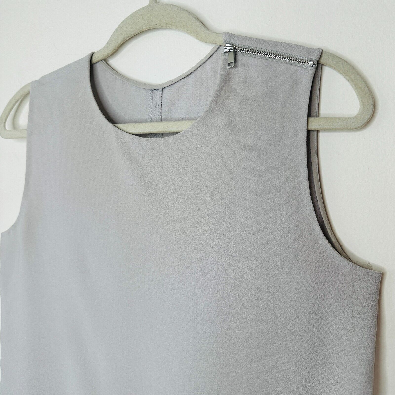 Other Stone Gray Sleeveless Blouse Shoulder Zip Split Curve Hem S Size S / US 4 / IT 40 - 2 Thumbnail
