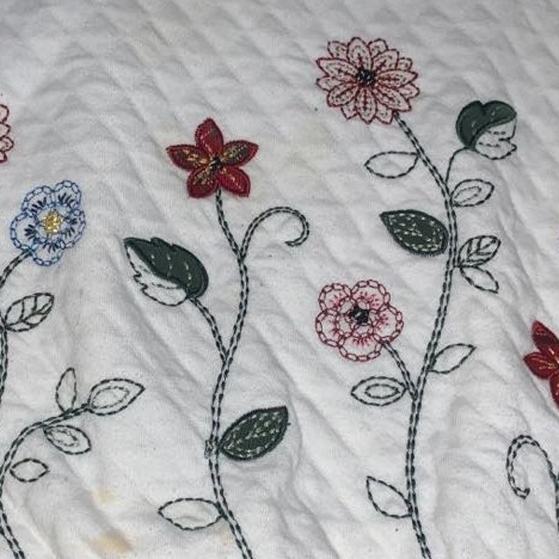 Other Alfred Dunner Floral Sweater Embroidery White Quilt Petite L Size L / US 10 / IT 46 - 2 Thumbnail