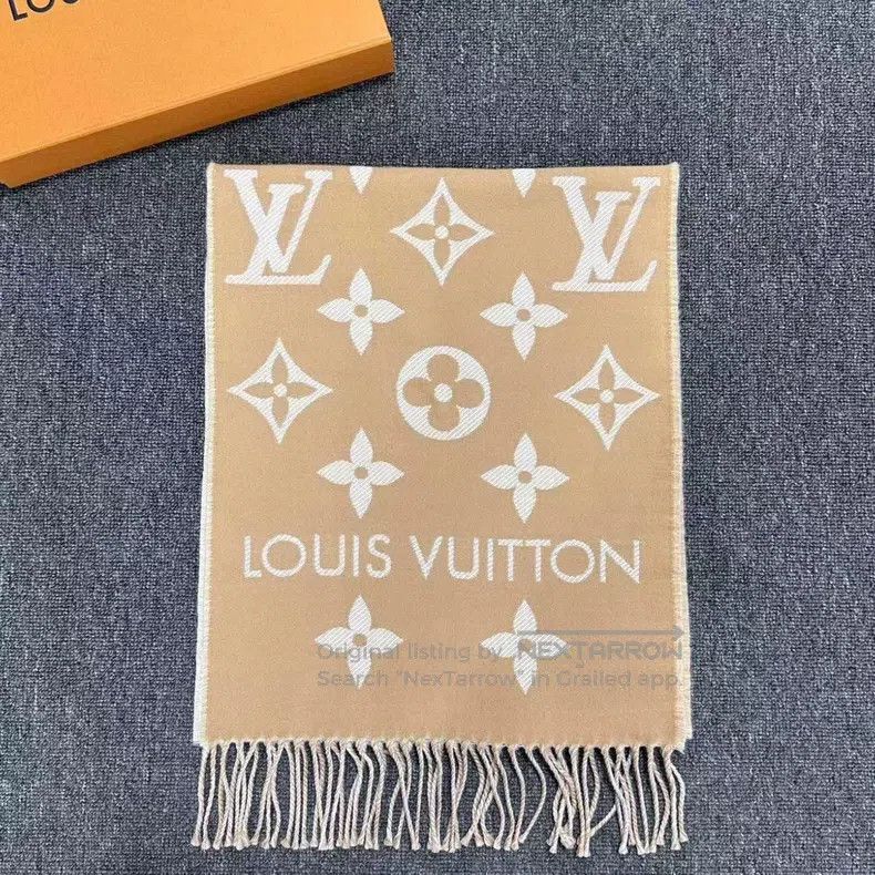Louis Vuitton Louis Vuitton Khaki Reversible Full Print Scarf Size ONE SIZE - 2 Thumbnail