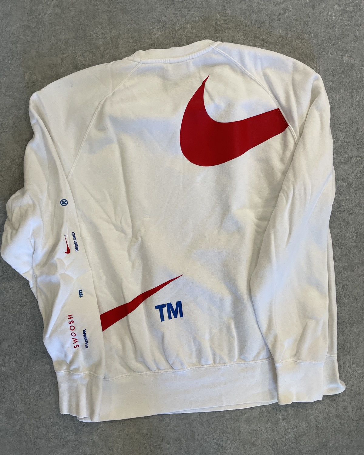 Nike Nike Swoosh red crewneck Size US L / EU 52-54 / 3 - 5 Thumbnail