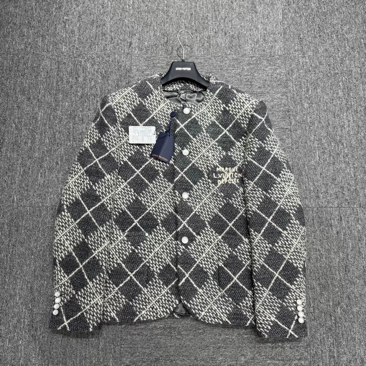 Louis Vuitton louis vuitton diamond pattern wool jacket Size US L / EU 52-54 / 3 - 1 Thumbnail