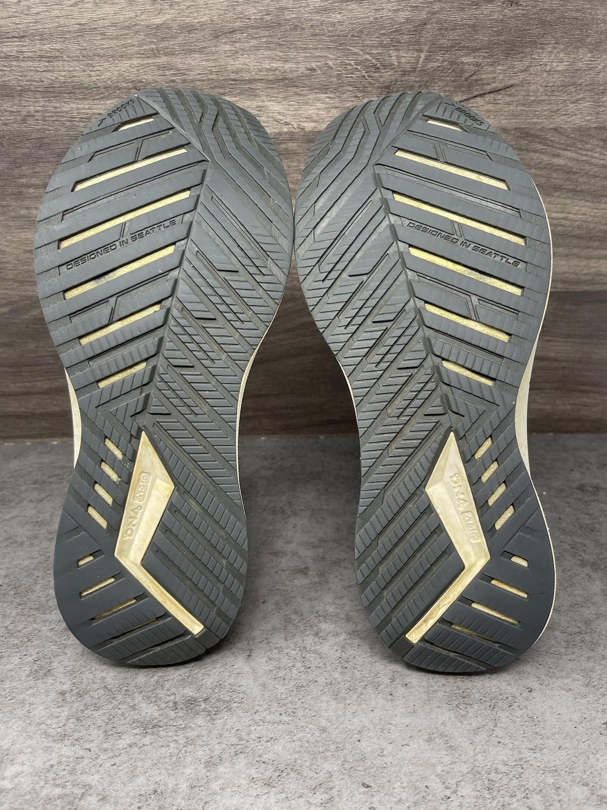 Brooks Brooks Bedlam 3 Running Shoes Womens Size 9 Grey Size US 9 / IT 39 - 8 Thumbnail
