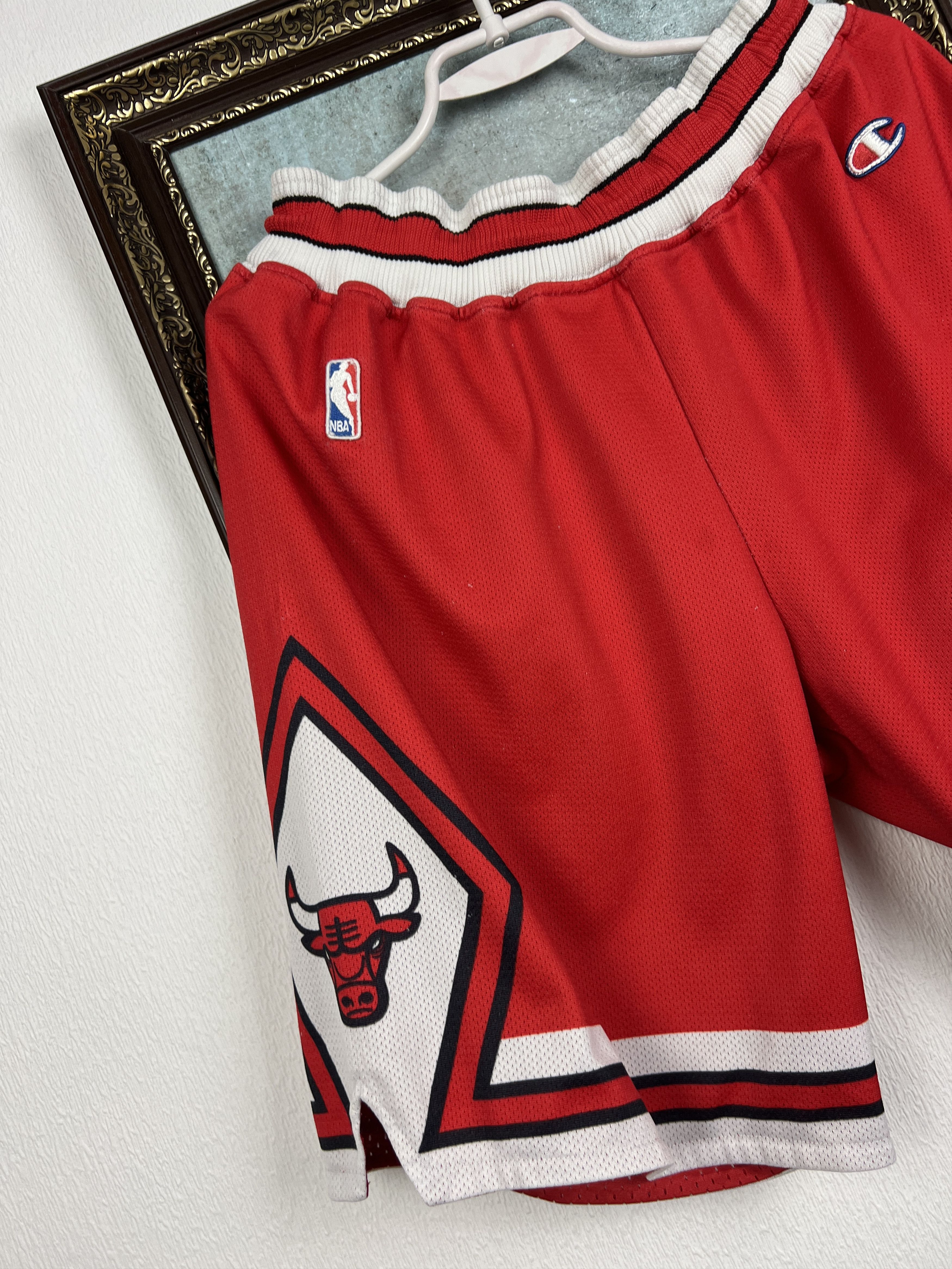 Champion Rare Authentic Pro Cut Game Shorts Chicago Bulls Champion Size US 34 / EU 50 - 3 Thumbnail