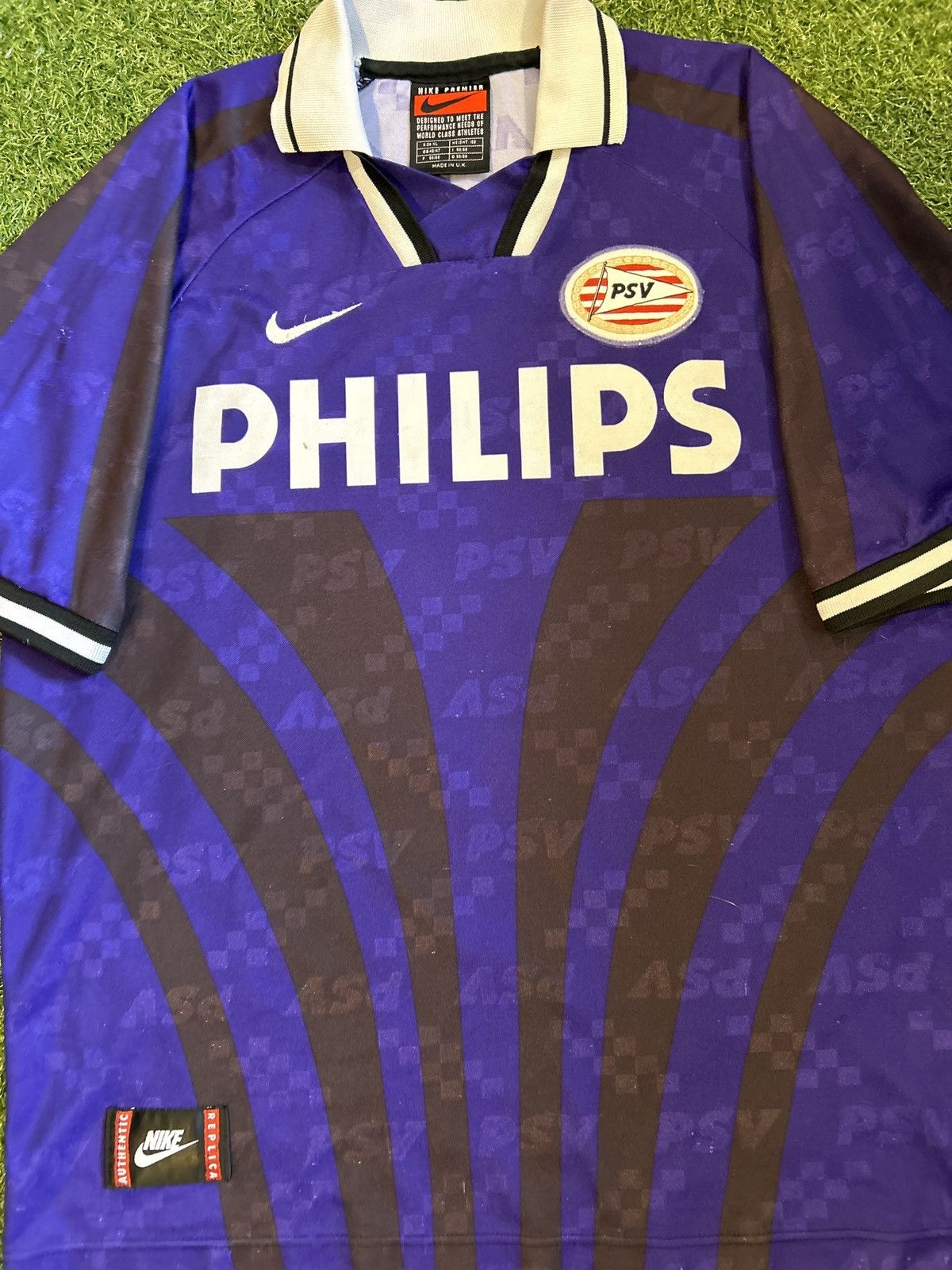 Nike 96/97 PSV Eindhoven Away Shirt Size US XL / EU 56 / 4 - 2 Thumbnail