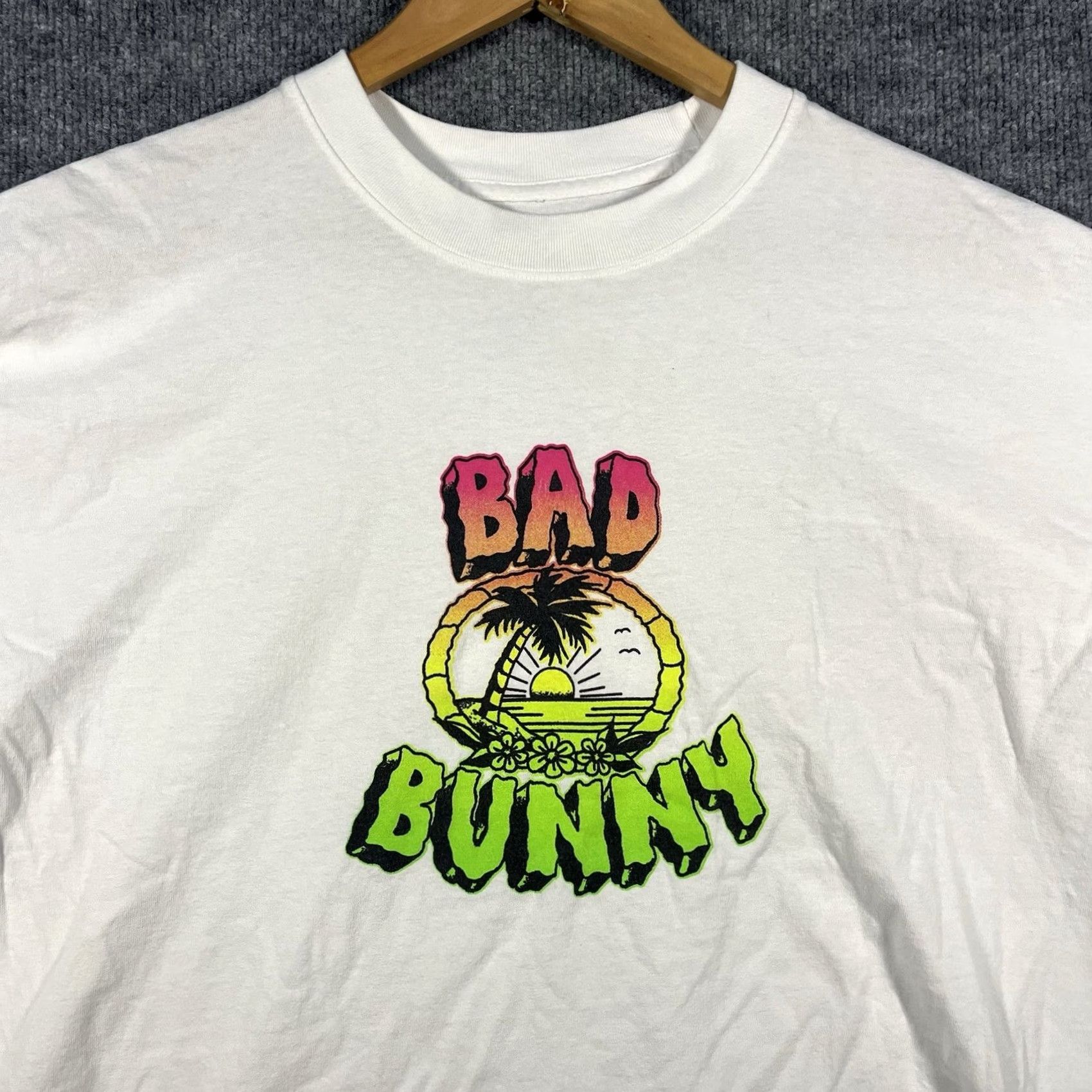 Vintage Bad Bunny Worlds Hottest Tour 2022 Official Merch Un Verano Sin Ti Adult XL T-Shirt Beige Crew Neck Short Sleeve Logo Graphic Print Men Size US XL / EU 56 / 4 - 2 Thumbnail