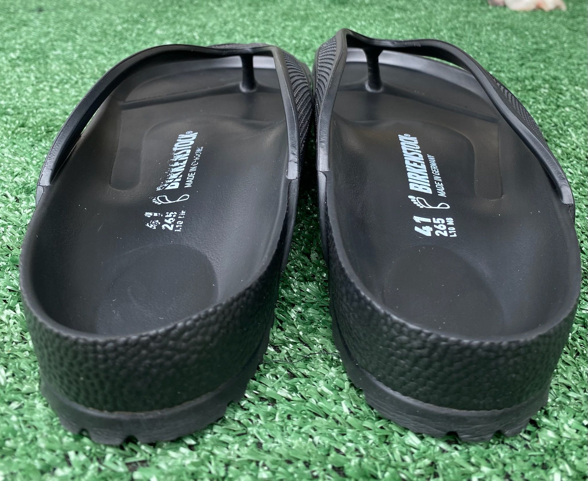 Birkenstock Birkenstock Honolulu Black Sandal Men’s 8 Women’s 10 Size US 8 / EU 41 - 3 Thumbnail