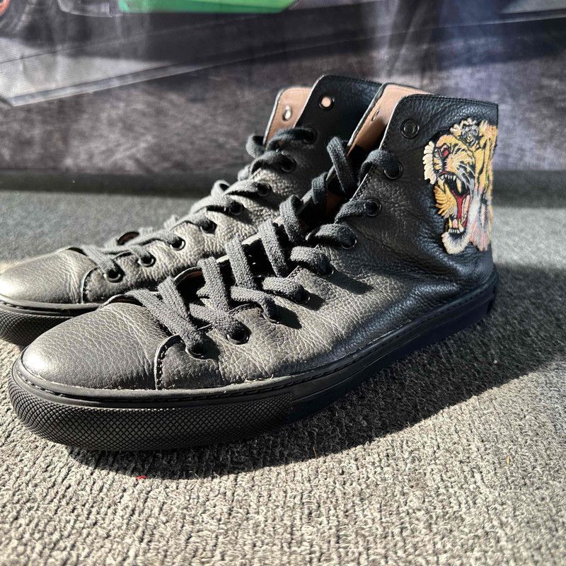 Gucci Gucci Black Tiger Head High-Top Sneakers Size US 8.5 / EU 41-42 - 1 Thumbnail