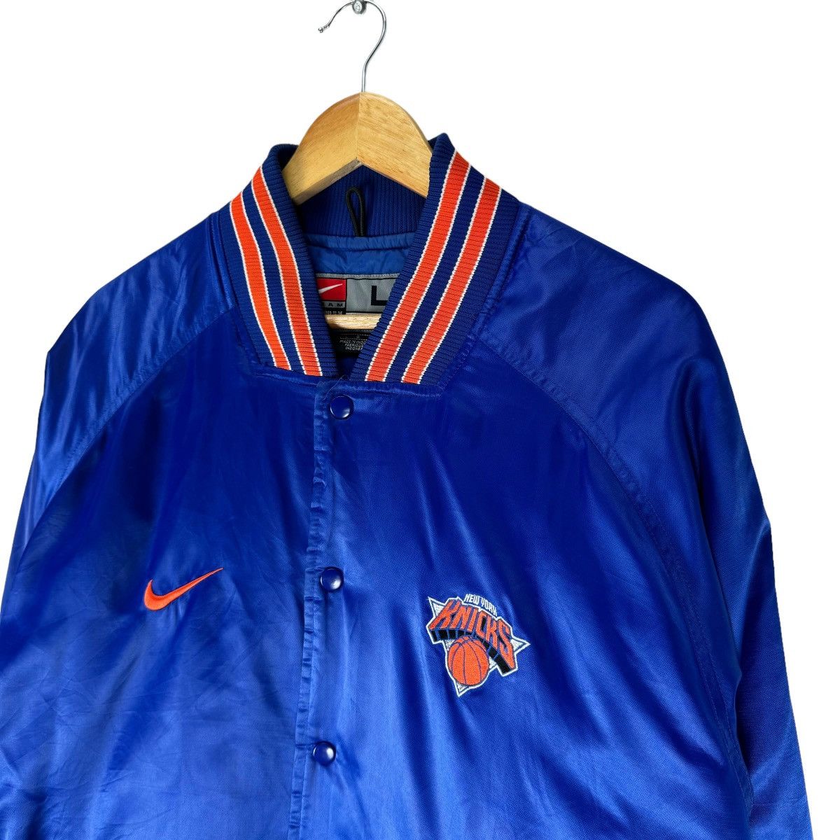 Nike 🌟VINTAGE 90s NIKE NEW YORK KNICKS NBA VARSITY JACKET Size US L / EU 52-54 / 3 - 3 Thumbnail