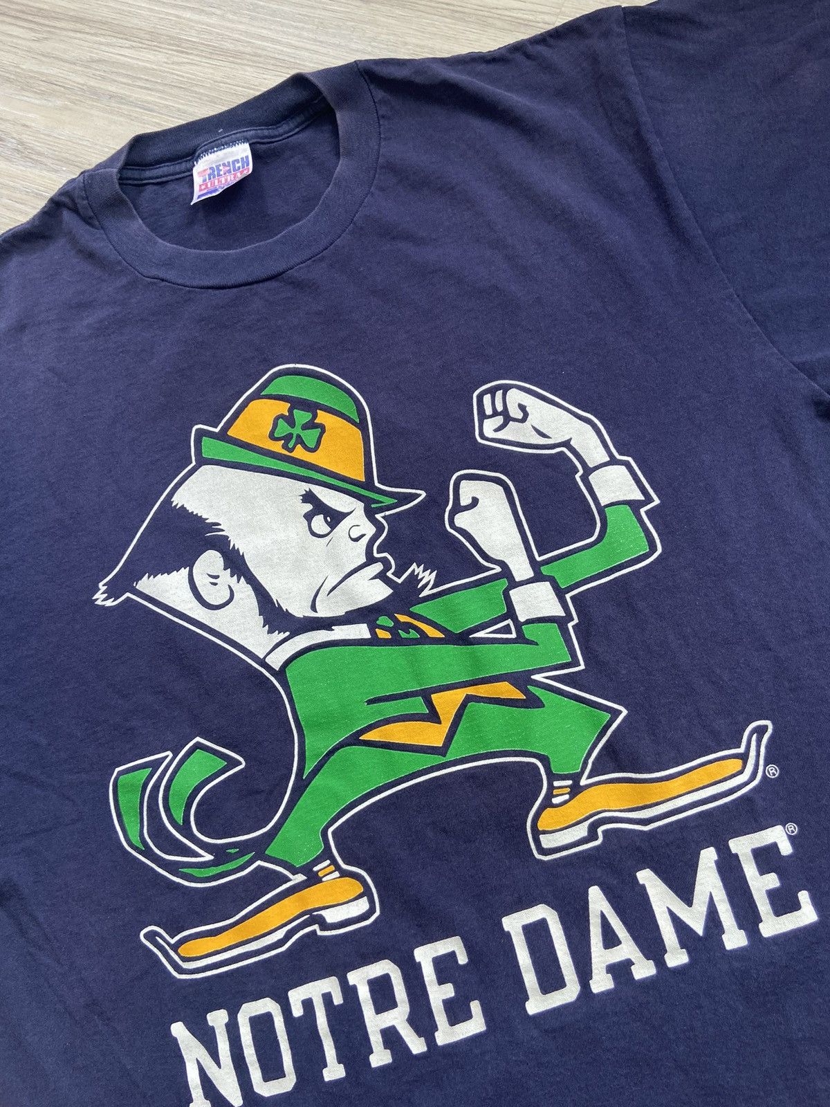 NCAA Vintage 90’s Notre Dame Trench Ultra T-Shirt Size US XL / EU 56 / 4 - 2 Thumbnail