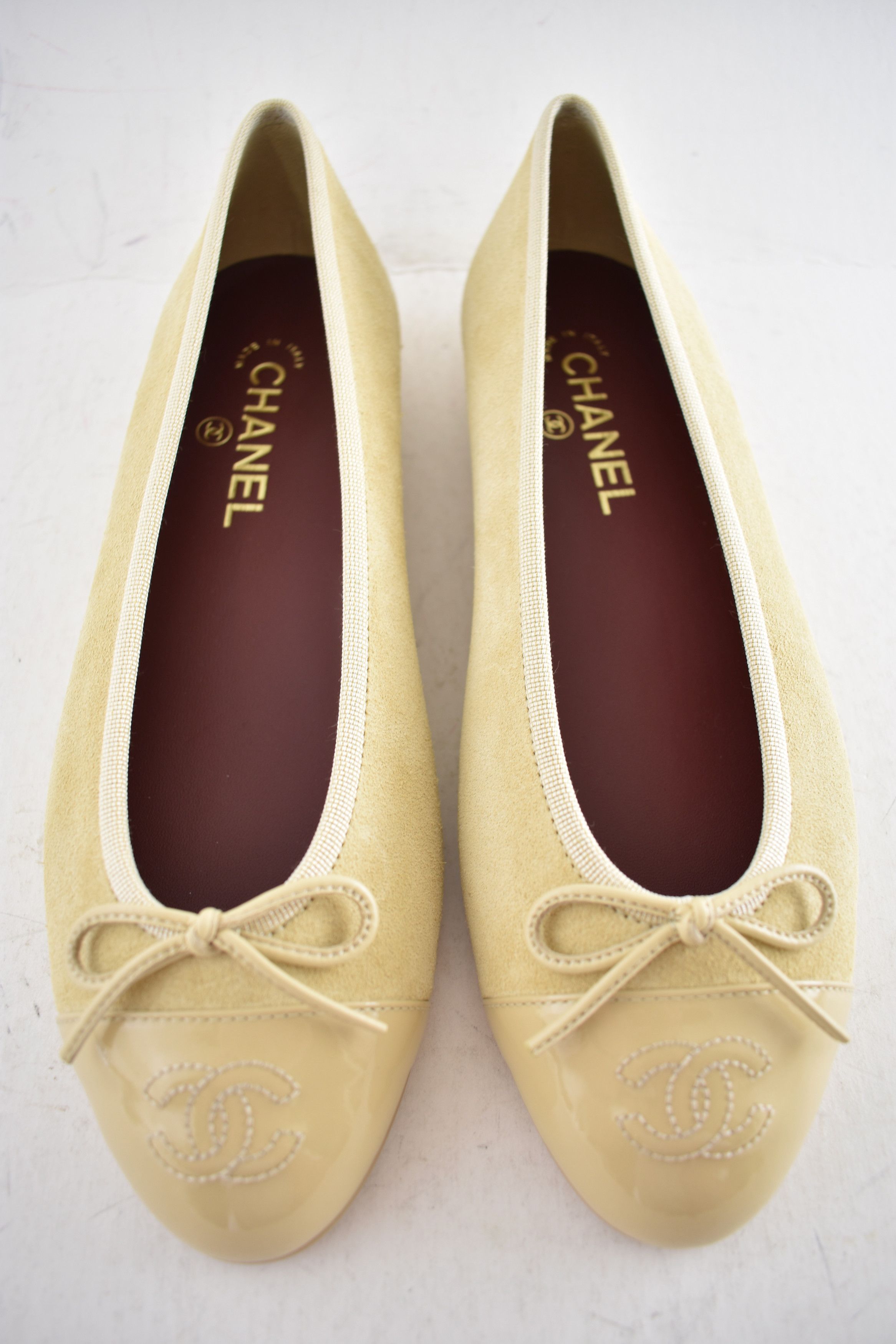 Chanel 26A Suede Patent CC Logo Bow Tie Ballet Ballerina Flat 38 Size US 8 / IT 38 - 5 Thumbnail