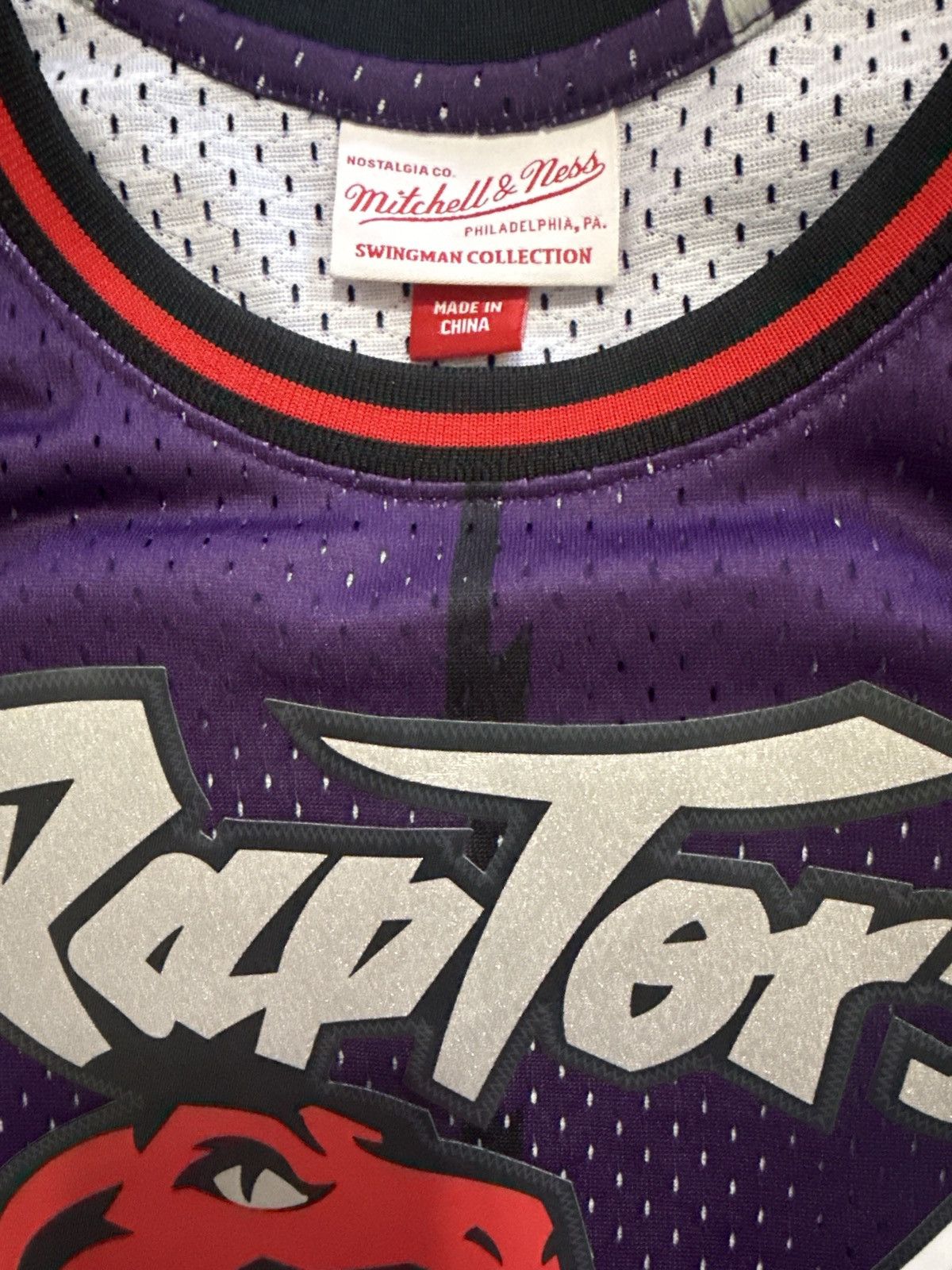 Mitchell & Ness Vince Carter Mitchell & Ness Swingman Toronto Raptors Jersey Size US XL / EU 56 / 4 - 4 Thumbnail