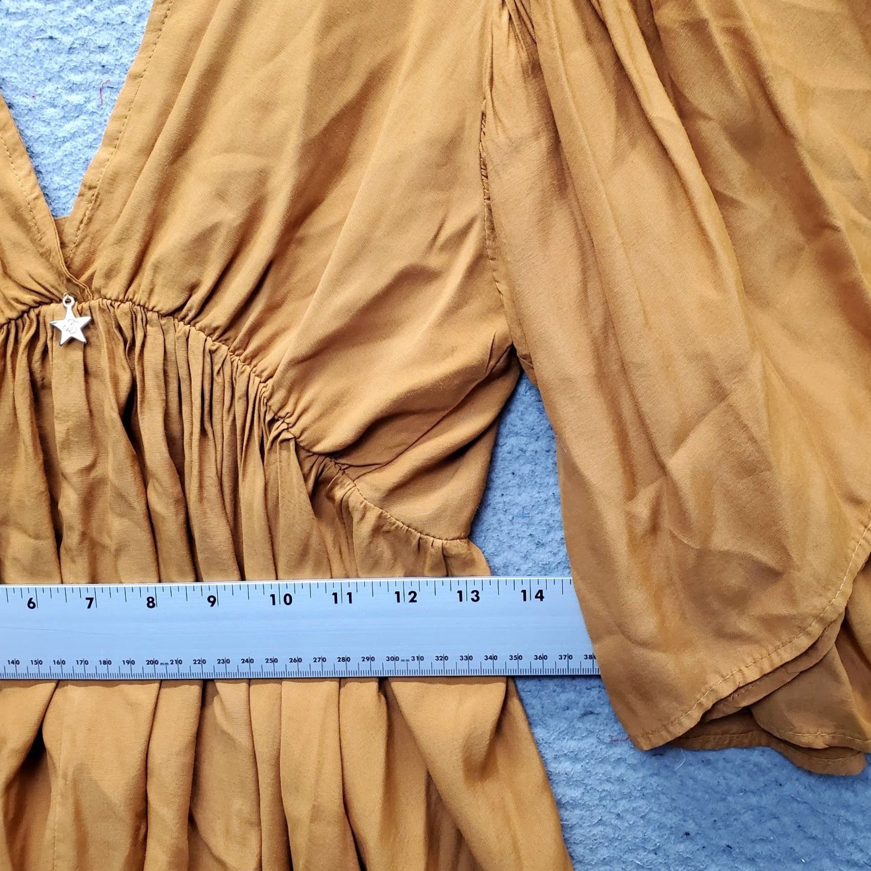 Vintage Souvenir Blouse Womens M Tan Boho Butterfly Sleeve V-Neck Tie Back Shirt Size M / US 6-8 / IT 42-44 - 4 Thumbnail