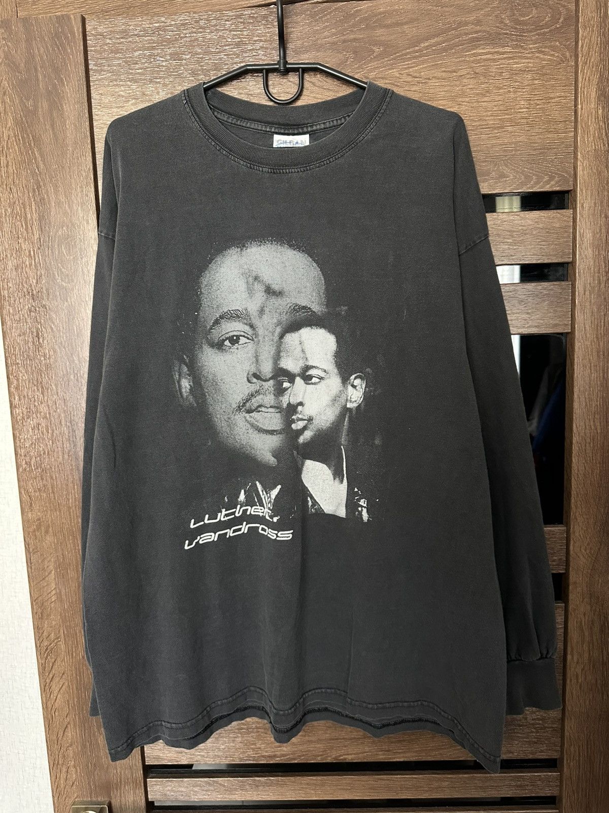Band Tees Luther Vansross Vintage Band T-Shirt Tee Long Sleeve 90s Size US XL / EU 56 / 4 - 1 Thumbnail