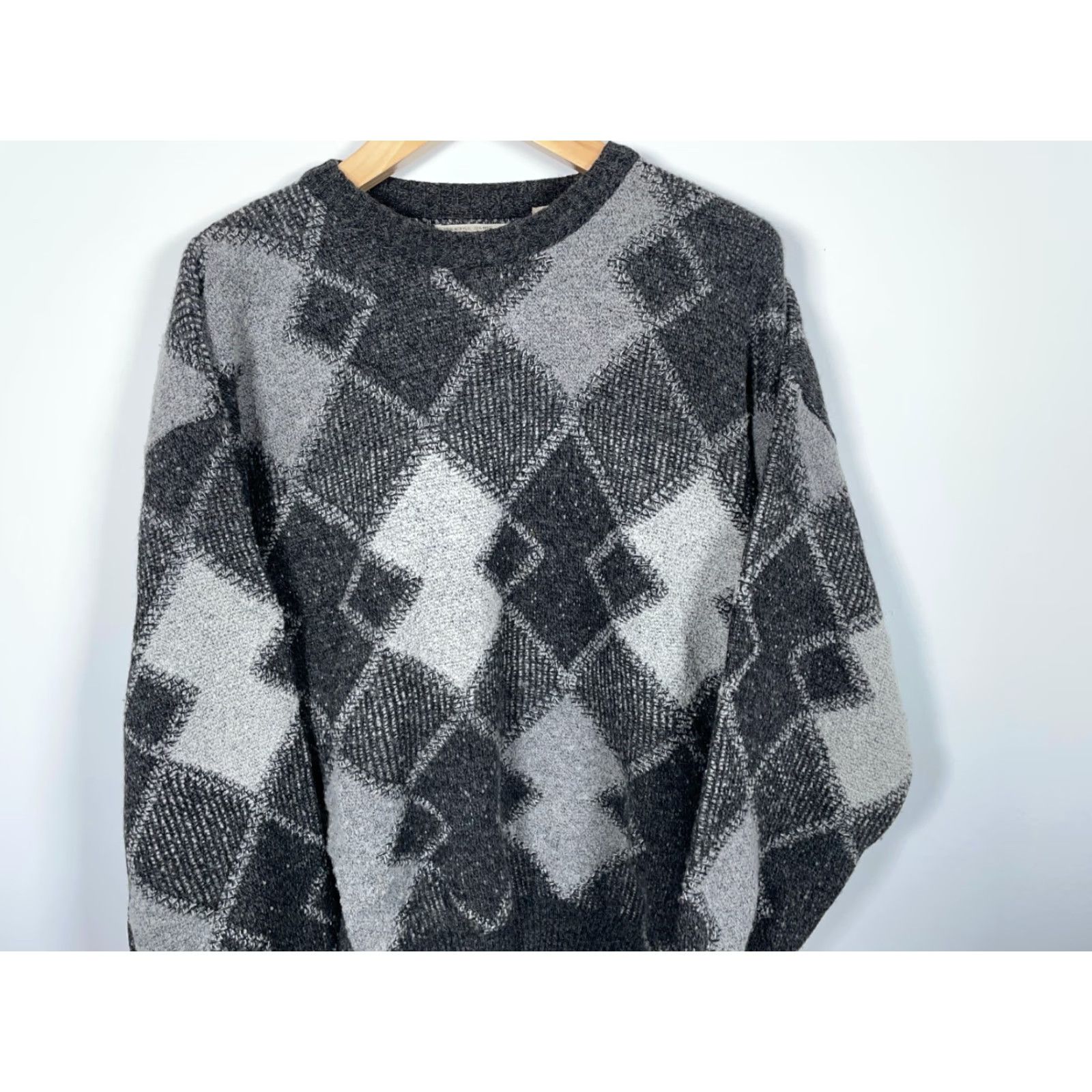 Haggar VINTAGE Haggar Sweater Men XL Black Gray Argyle Diamond Chunky Knit Italy Size US XL / EU 56 / 4 - 4 Thumbnail