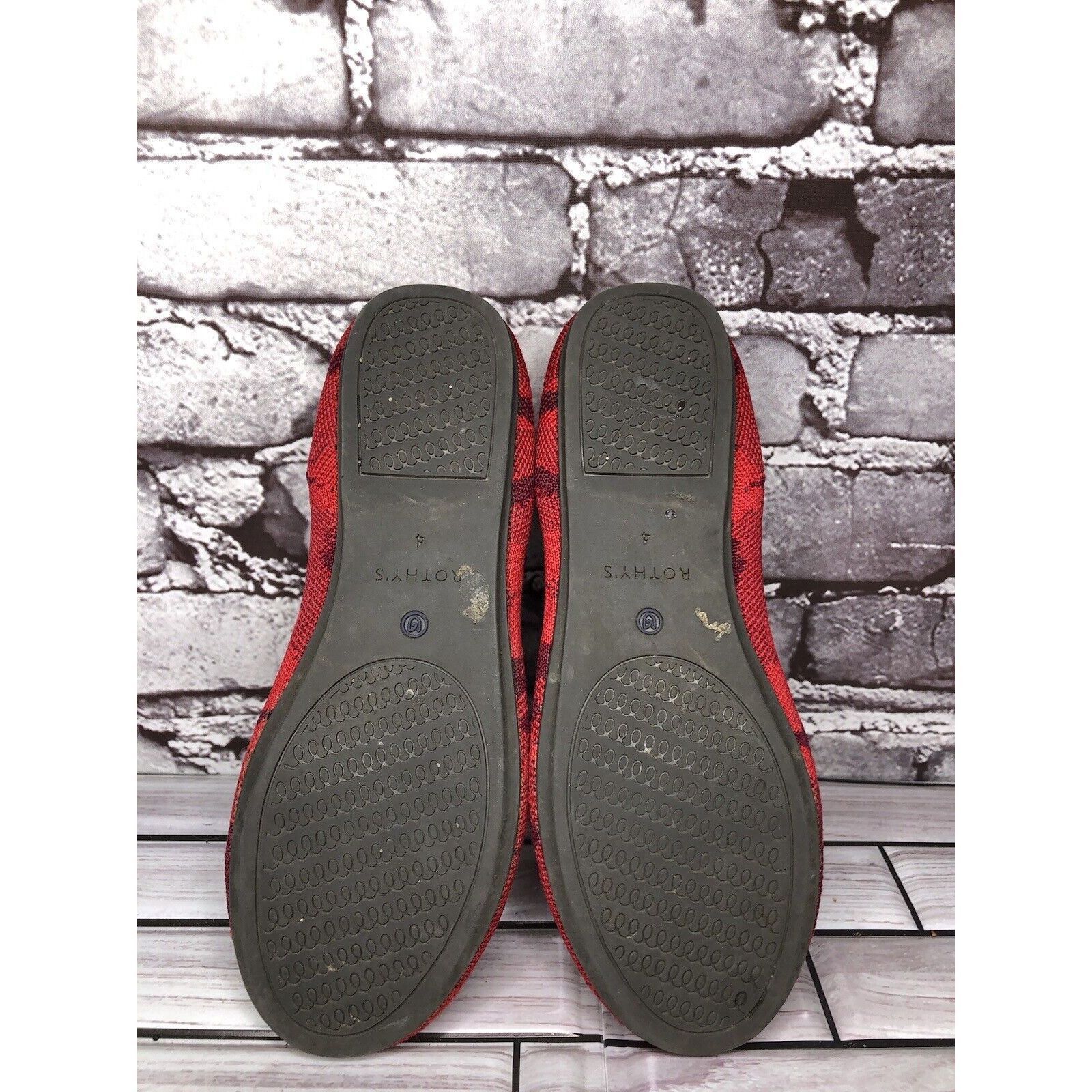Other Rothy’s Red Camo Fabric Knit Round Toe Slip On Flats Shoes W Size US 4.5 / IT 34.5 - 16 Thumbnail