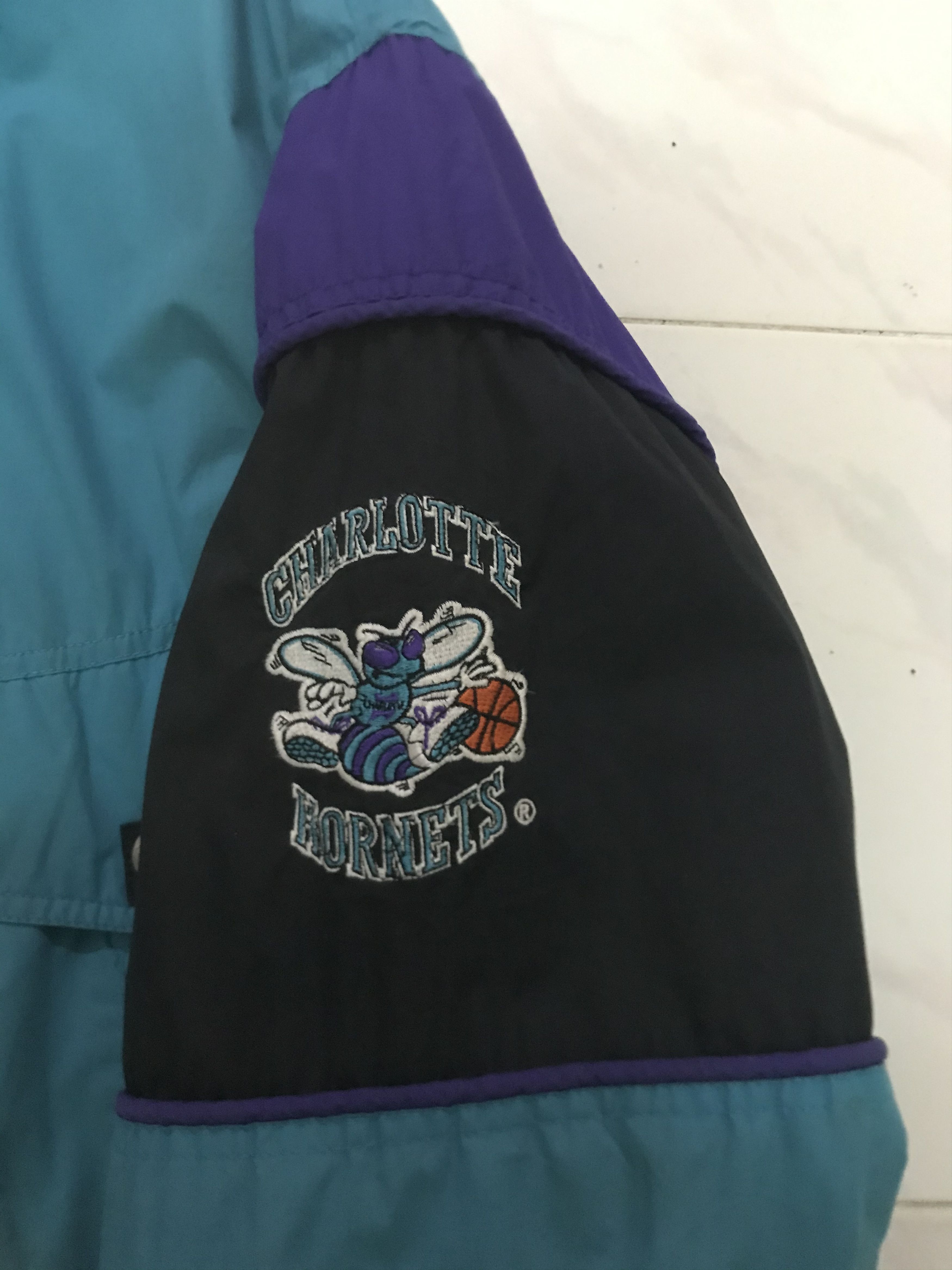 NBA Vintage Nba Charlotte Nutmeg Light Jacket Rare Design Size US M / EU 48-50 / 2 - 16 Thumbnail