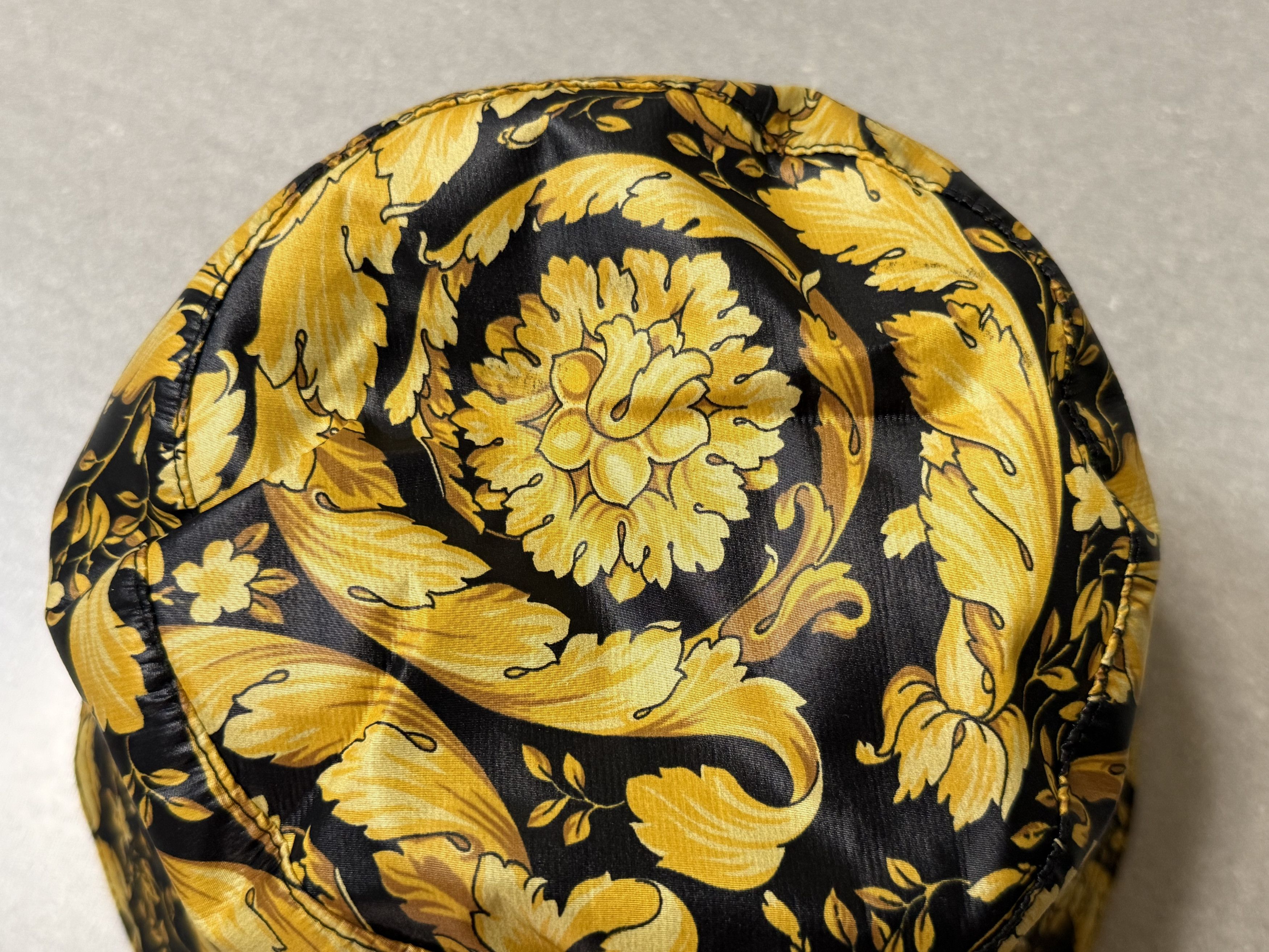 Versace VERSACE REVERS POLYAMIDE BUCKET HAT BAROQUE SIZE 57 $670USD Size ONE SIZE - 11 Thumbnail