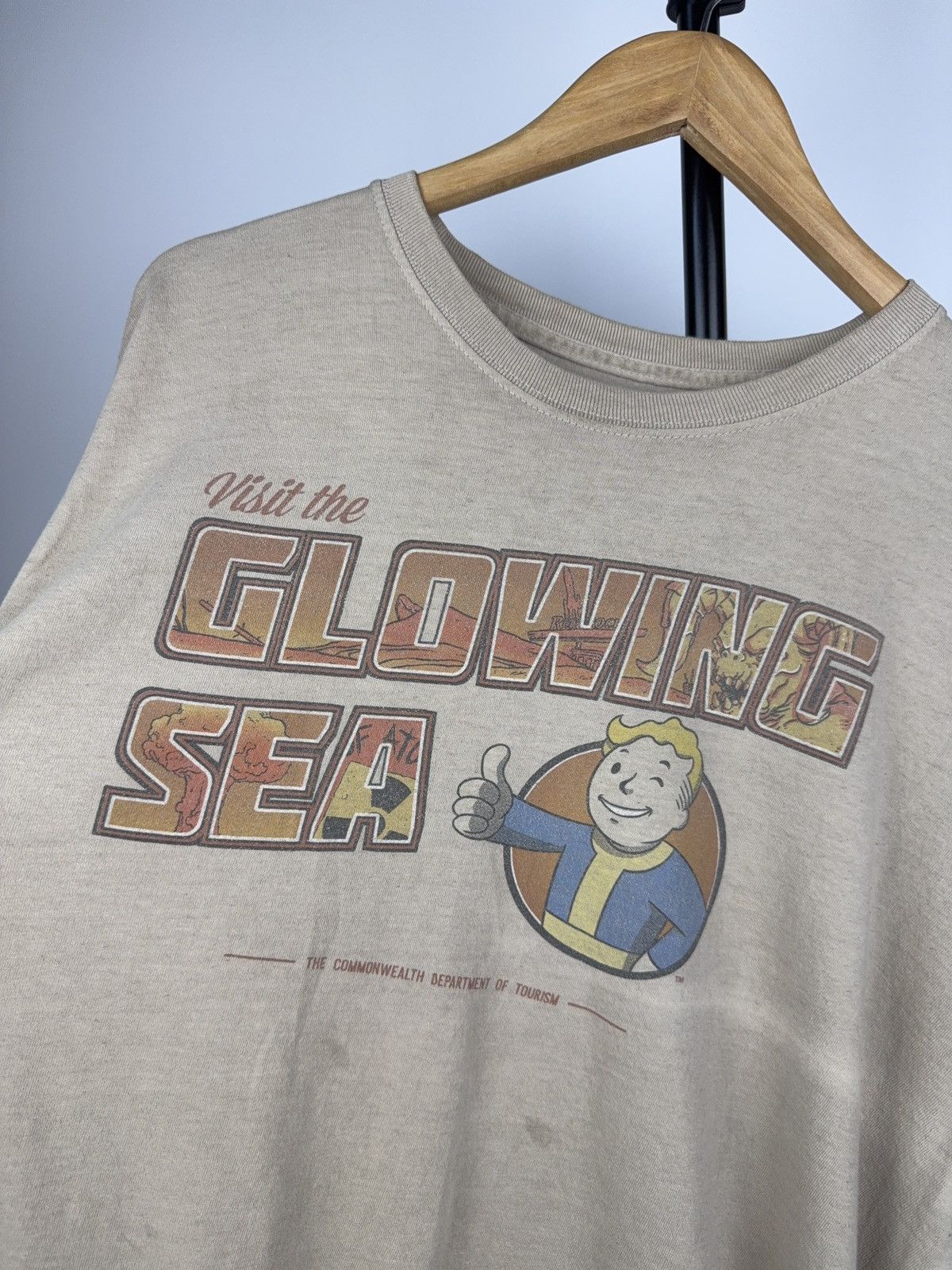 Other Fallout "Visit the Glowing Sea" Vintage Tee Loot Gaming XL Size US XL / EU 56 / 4 - 4 Thumbnail