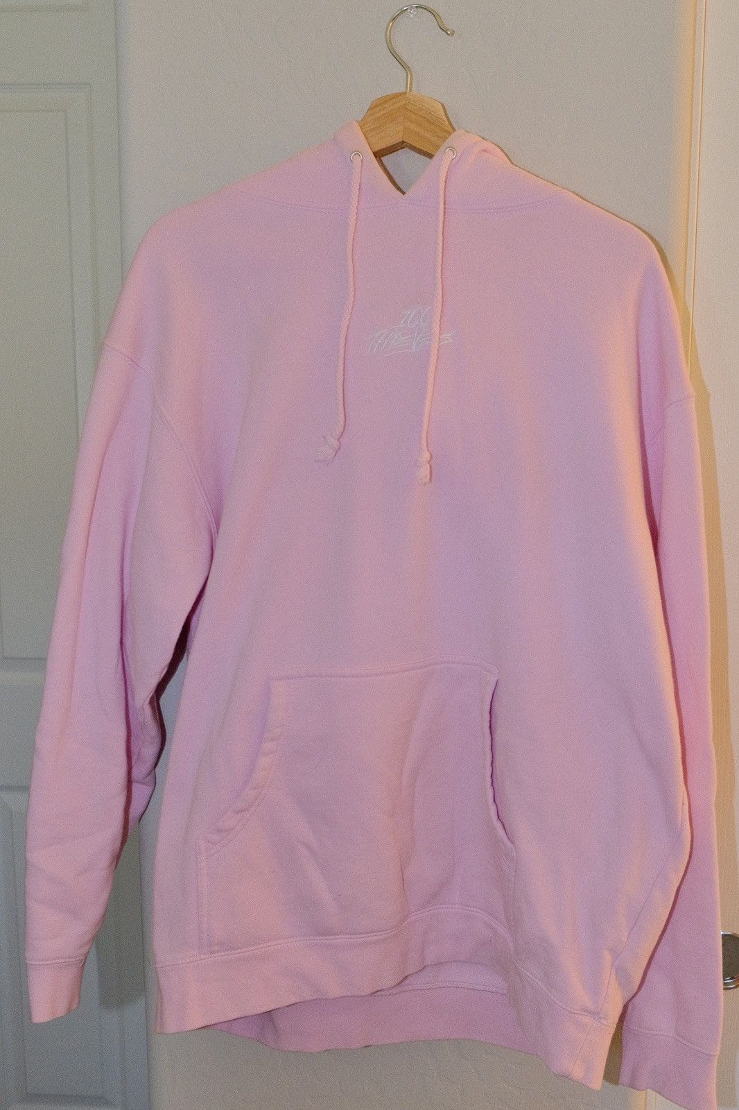 100 Thieves 100 Thieves Breast Cancer Hoodie Size US L / EU 52-54 / 3 - 1 Thumbnail