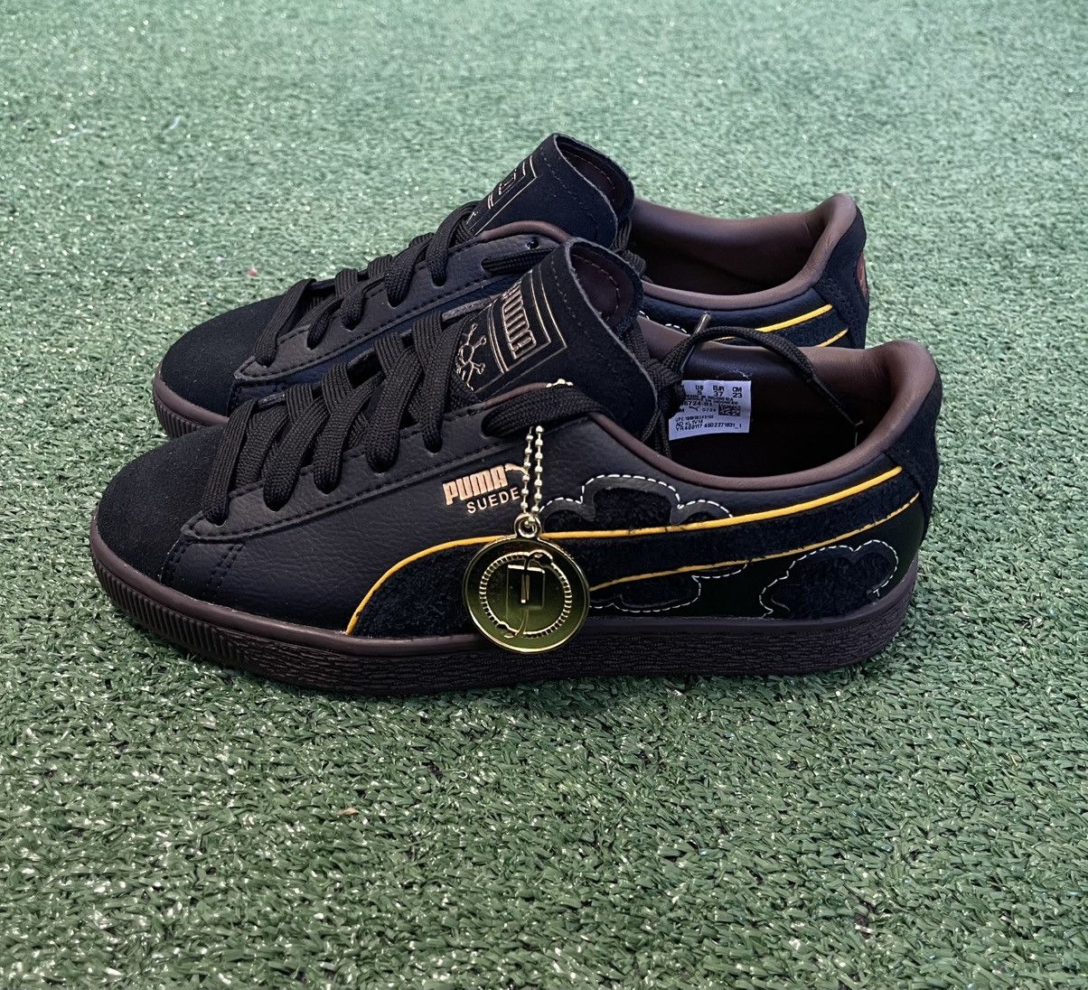 Puma PUMA One Piece x Suede Blackbeard Size 5 396724-01 Size US 5 / EU 37 - 3 Thumbnail