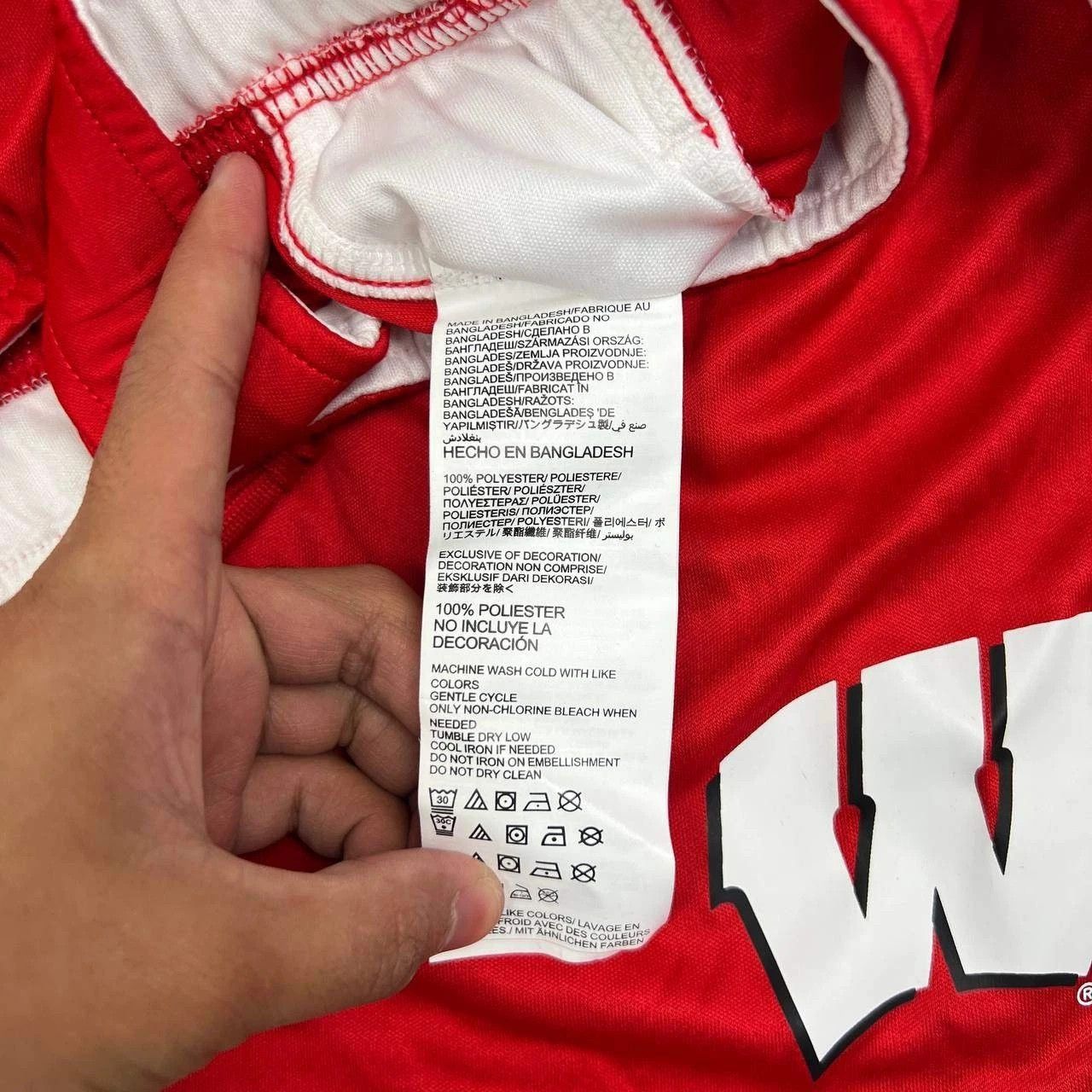 Other Wisconsin Badgers Athletic Shorts Men L Drawstring Size 30 Size US 30 / EU 46 - 4 Thumbnail