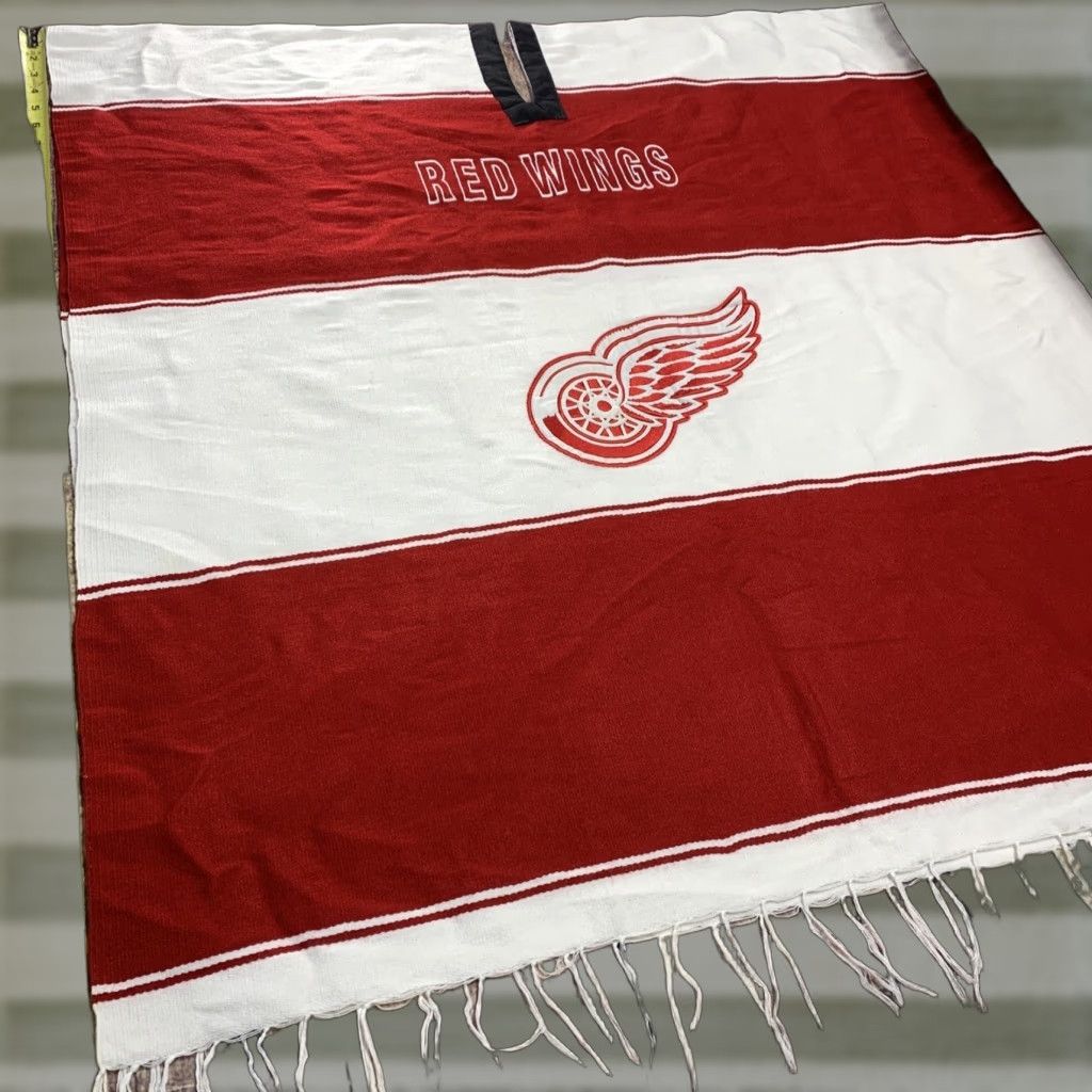 Vintage Detroit Red Wings NHL Pullover Poncho Blanket Woven Embroidered One Size Size ONE SIZE - 1 Thumbnail