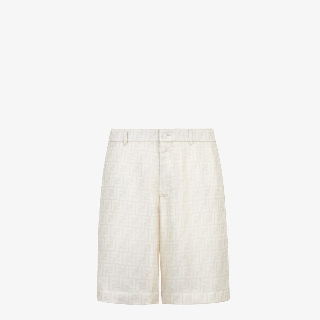 o1s1wg111025 Bermudas in White