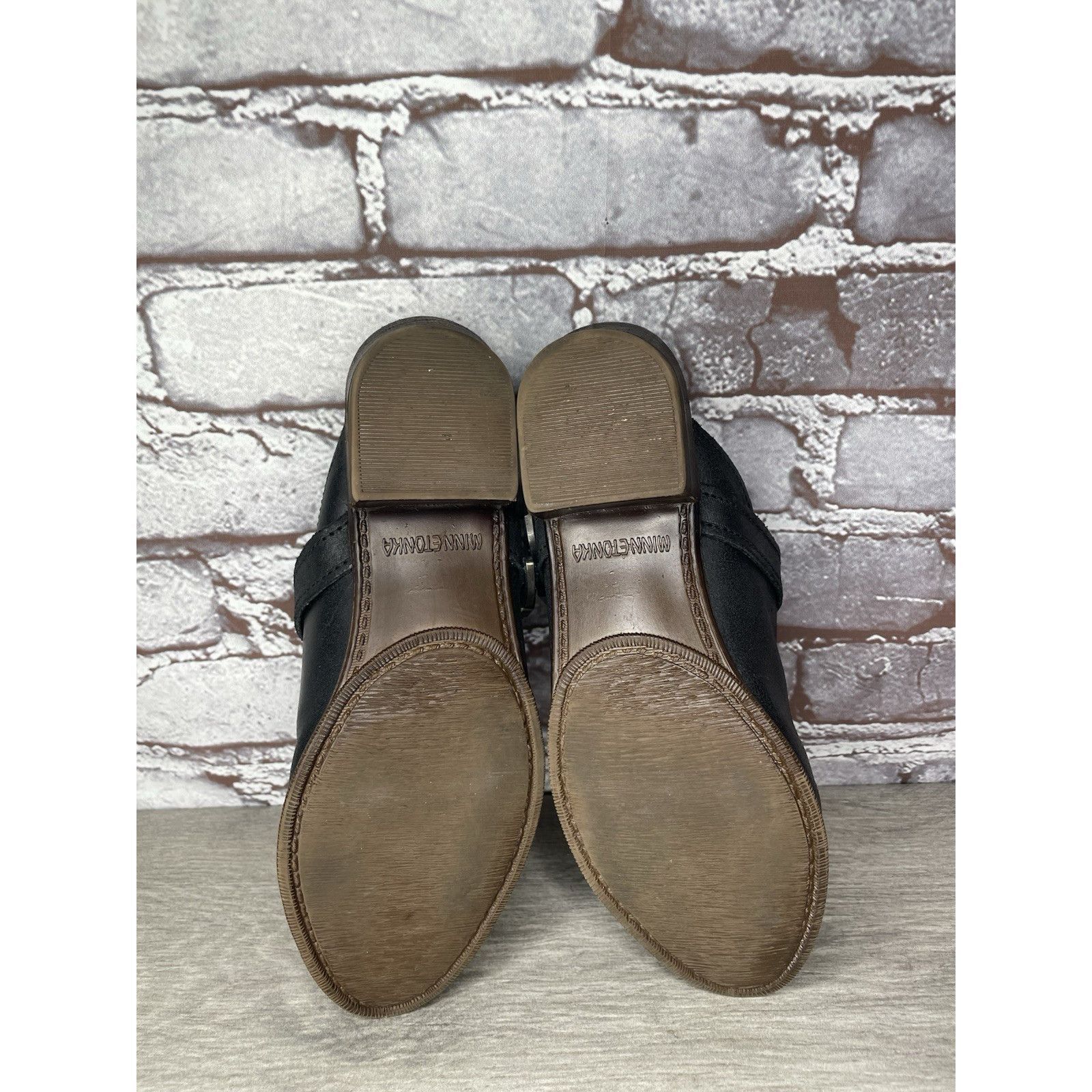 Minnetonka Minnetonka Black Leather Silver Buckle Billie Mules Shoes Wo Size US 7.5 / IT 37.5 - 19 Thumbnail