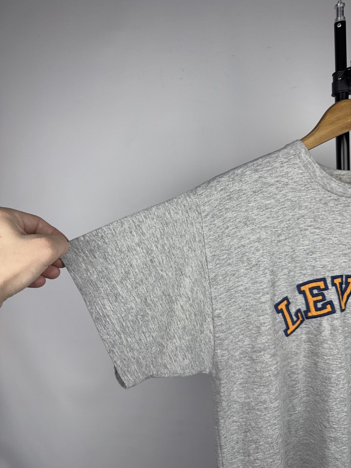 Levi's 90s Levi’s USA Grey Varsity Arch Logo T-Shirt Casual Basic Size US S / EU 44-46 / 1 - 5 Thumbnail