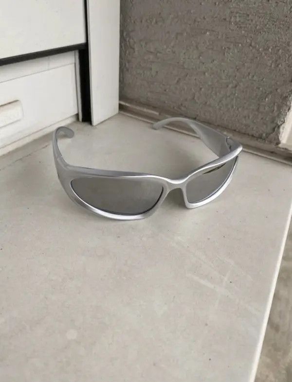 VIBE Sunglasses vintage retro silver y2k unisex Size ONE SIZE - 1 Thumbnail