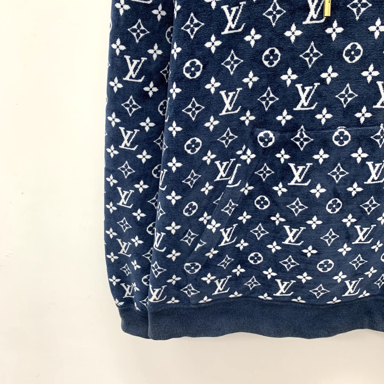 Louis Vuitton Louis Vuitton Hooded Drawstring Sweatshirt K26WX Size S / US 4 / IT 40 - 4 Thumbnail
