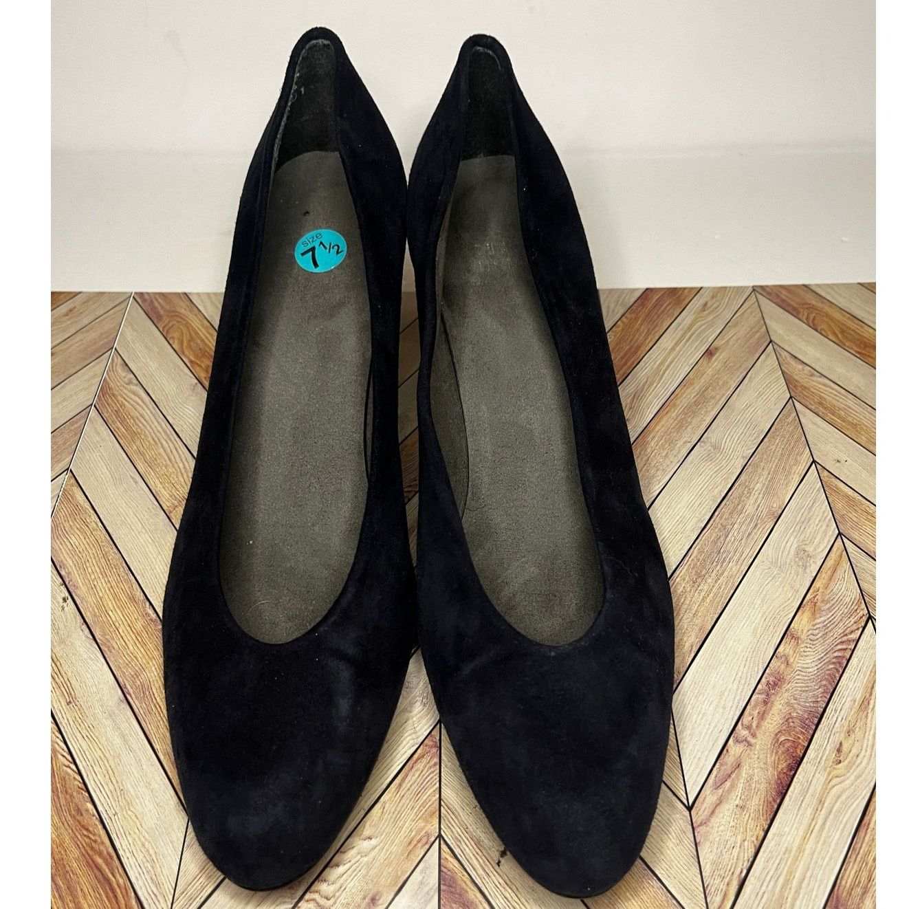 Stuart Weitzman Stuart Weitzman Alma Suede Heeled Pump Shoes Navy Womens 7.5 Size US 7.5 / IT 37.5 - 2 Thumbnail