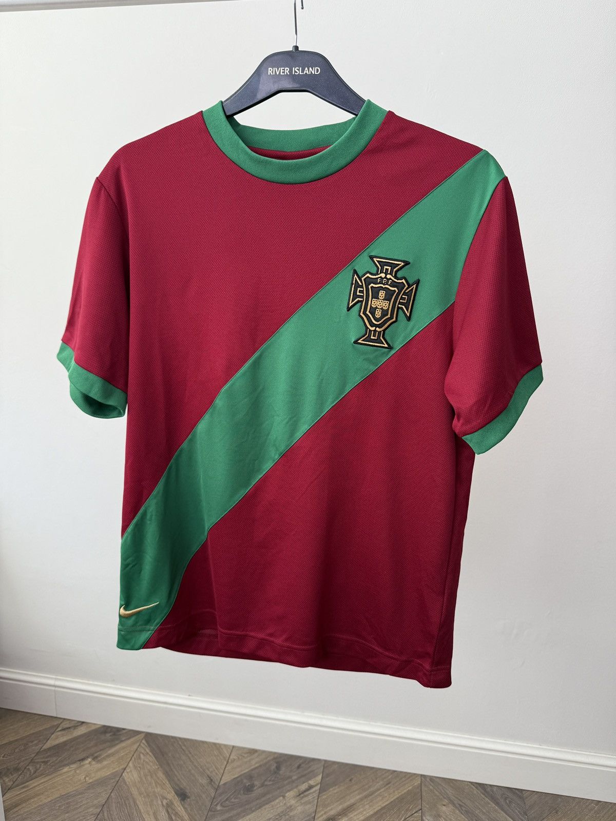 Nike Vintage Nike Portugal Cristiano Ronaldo Soccer Jersey Size US M / EU 48-50 / 2 - 3 Thumbnail