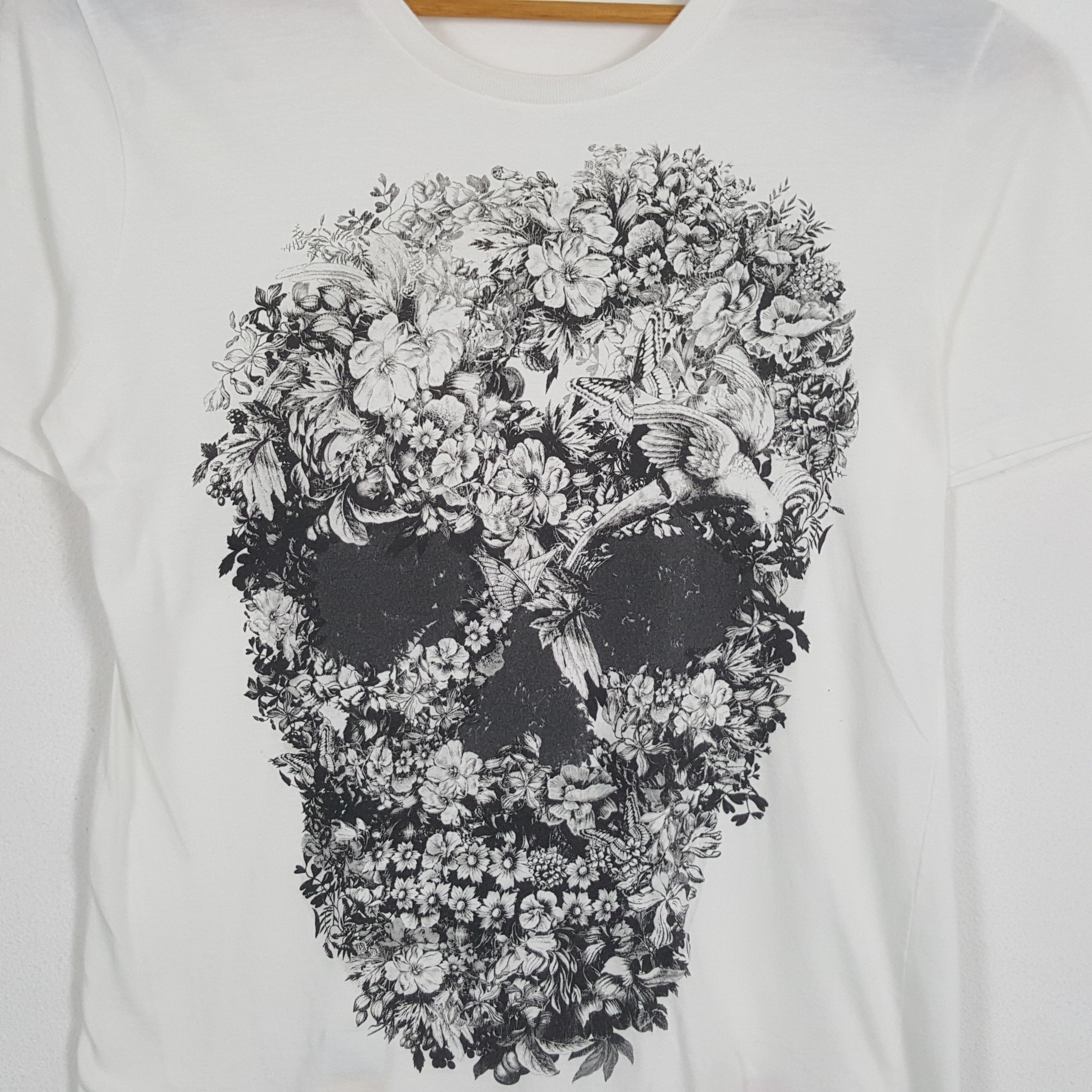 Alexander McQueen × Vintage Vintage ALEXANDER MCQUEEN Fashion Designer Brand T-Shirts Size US M / EU 48-50 / 2 - 2 Thumbnail
