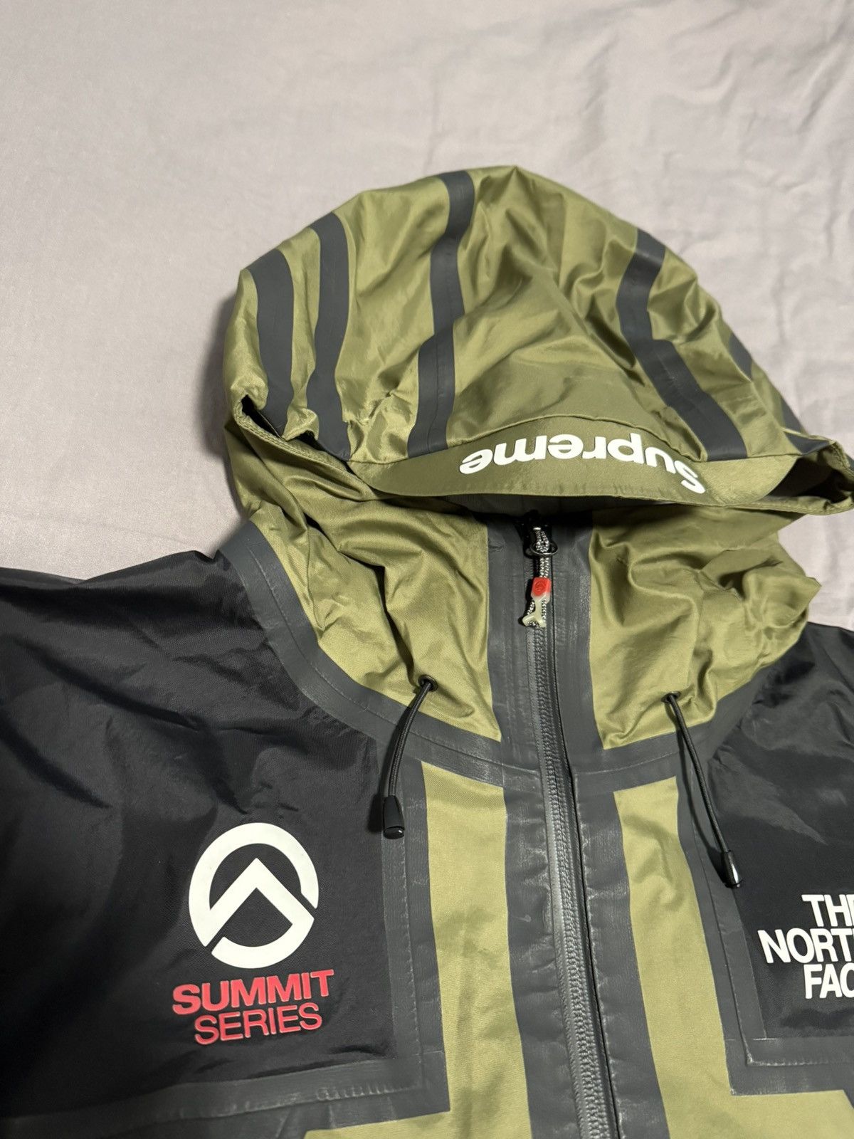 Supreme × The North Face Supreme the north face summit series outer tape seam Jacket Size US M / EU 48-50 / 2 - 3 Thumbnail